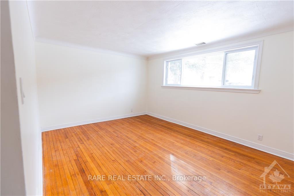 Photo 13 of 403 Peach Tree Lane, Ottawa, Viscount Alexander Park — HOMEH