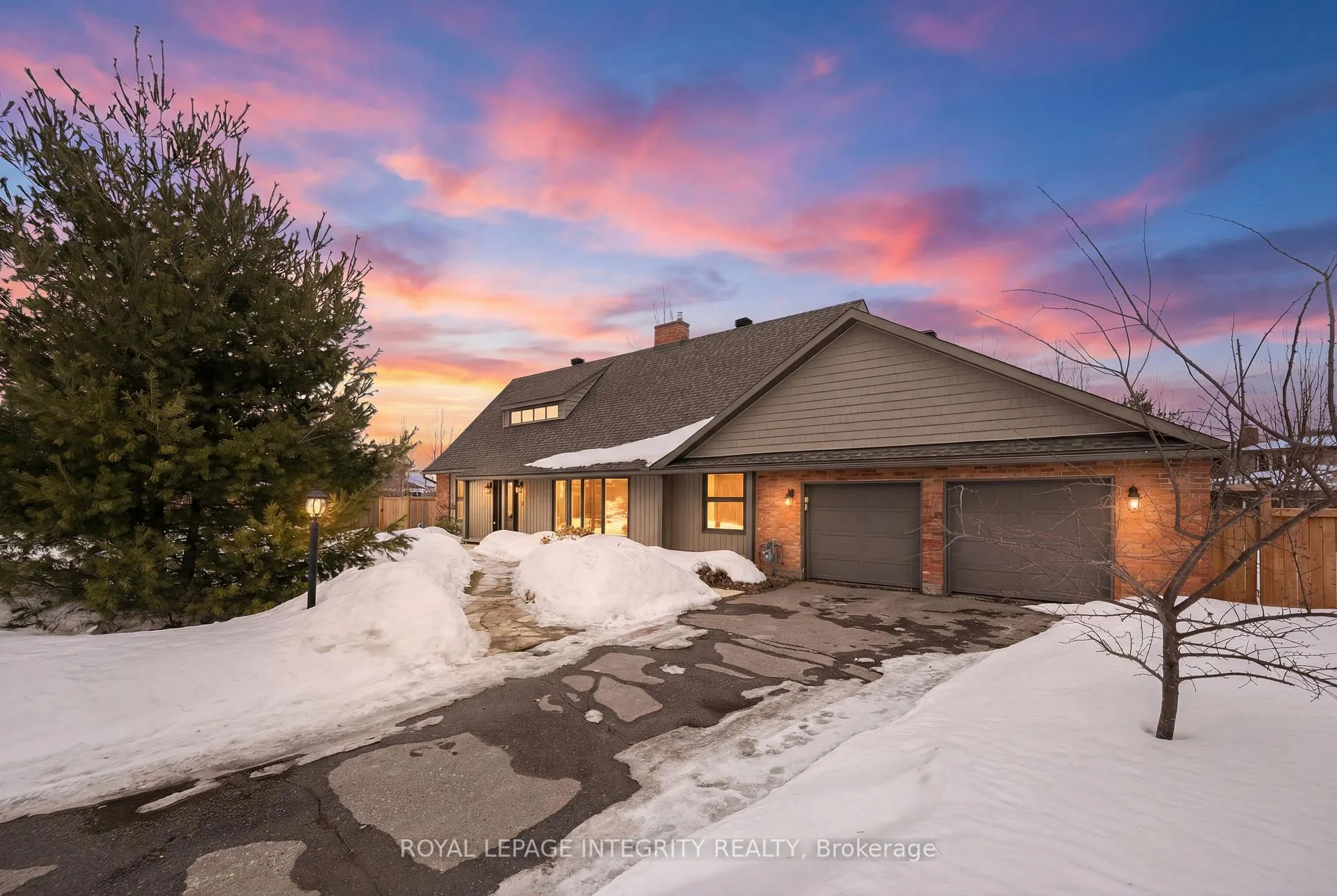 Photo 2 of 8 Smugglers Court, Ottawa, Arlington Woods — HOMEH