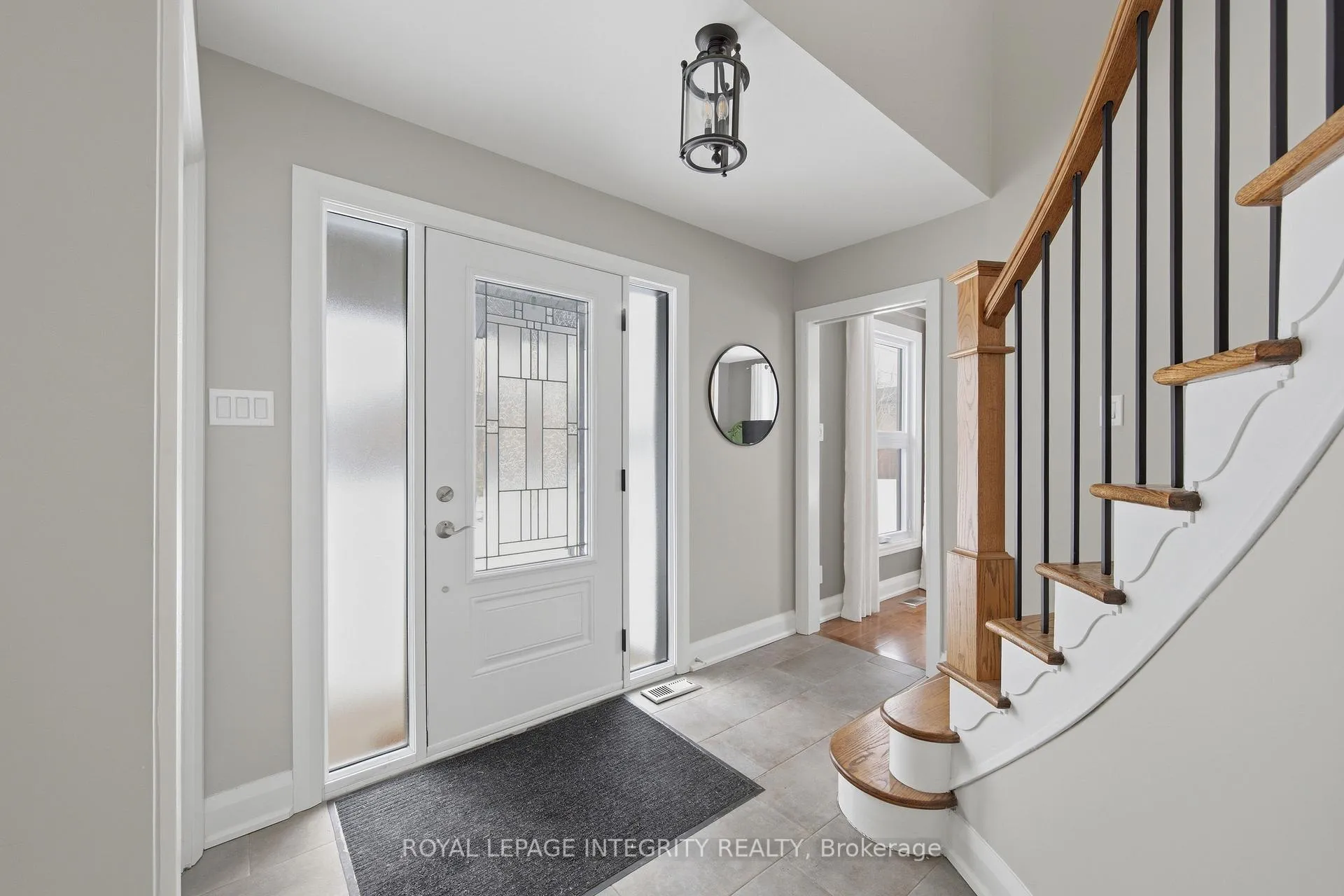 Photo 3 of 8 Smugglers Court, Ottawa, Arlington Woods — HOMEH