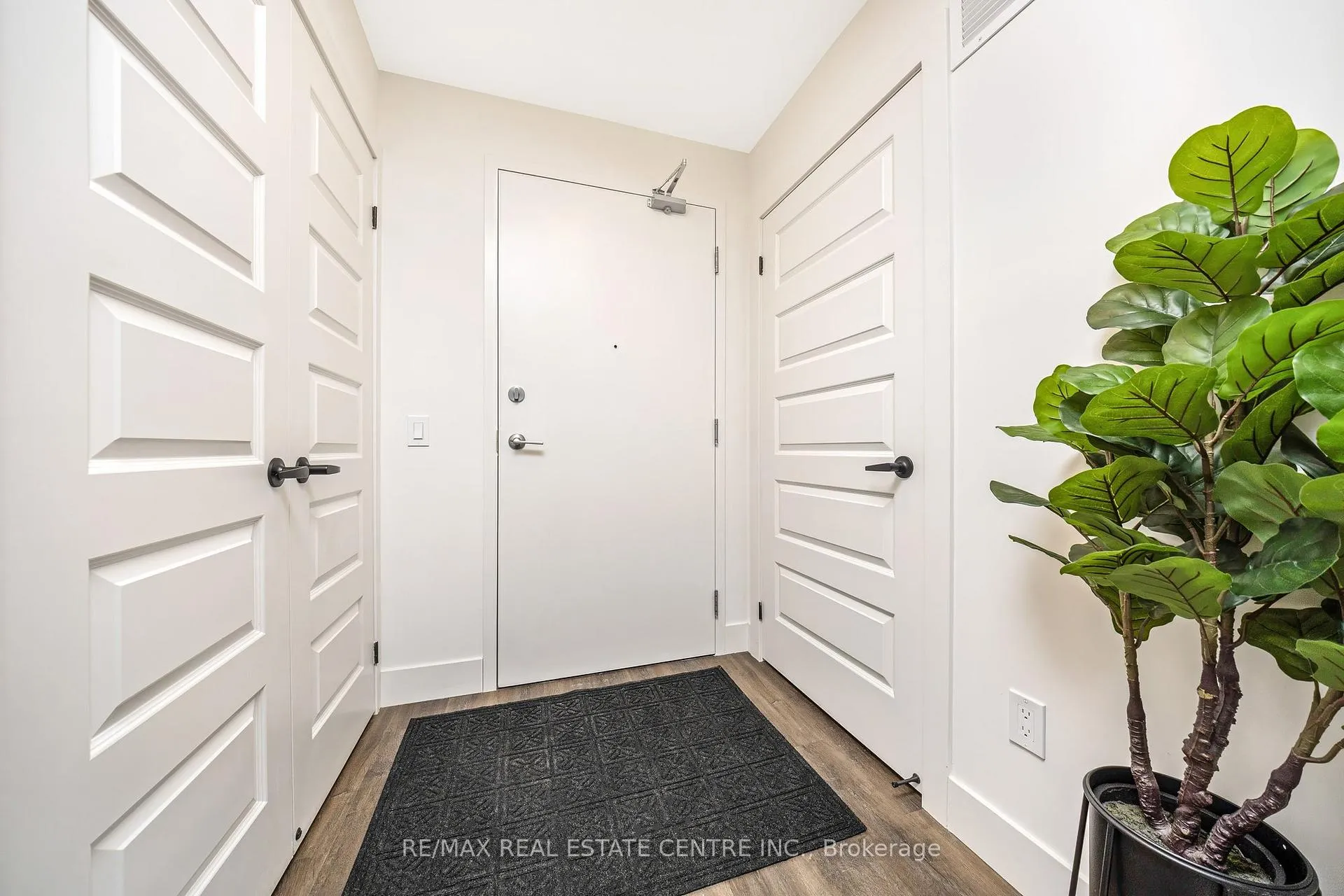 Photo 4 of Unit 407, 1201 Lackner Place, Kitchener — HOMEH