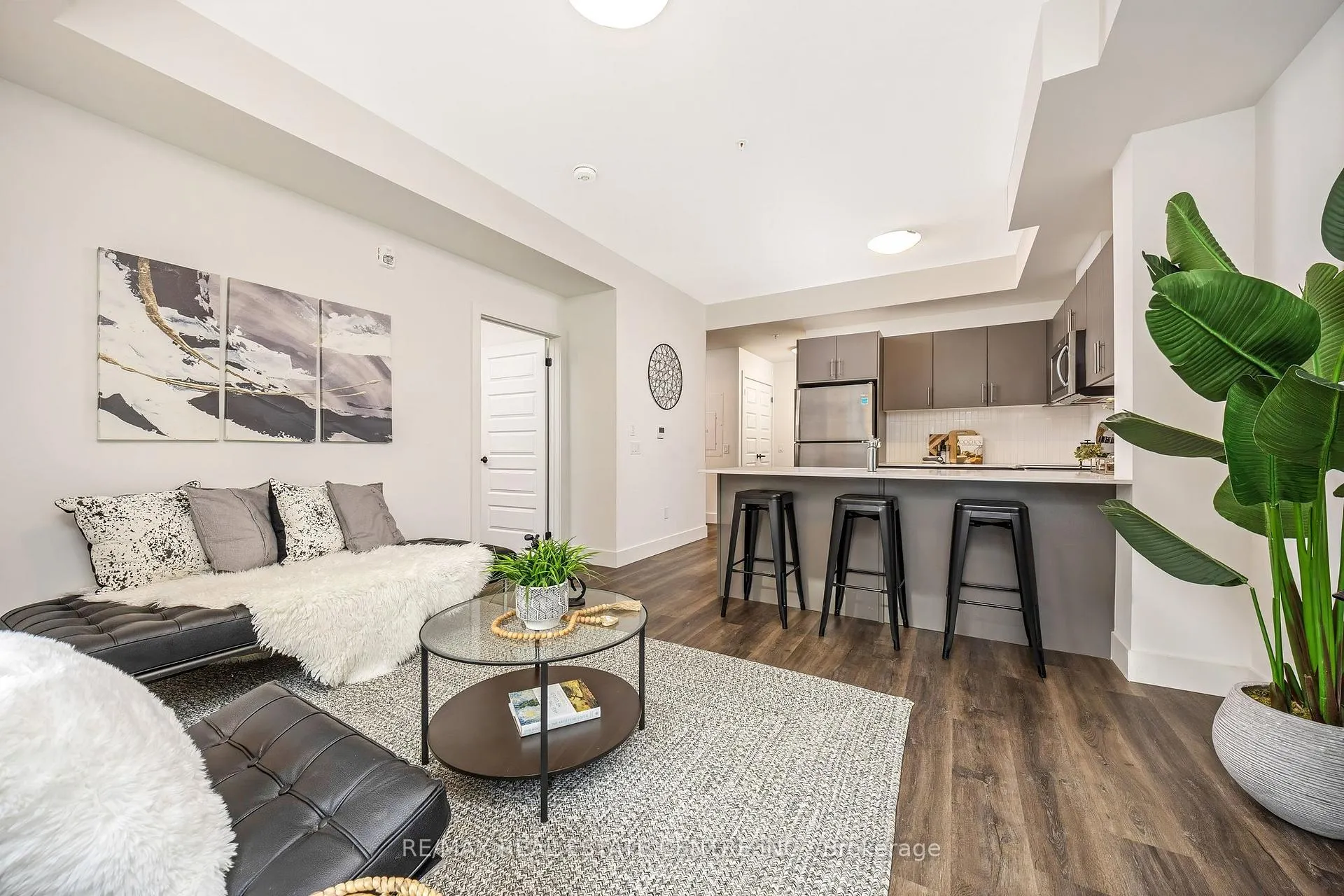 Photo 11 of Unit 407, 1201 Lackner Place, Kitchener — HOMEH