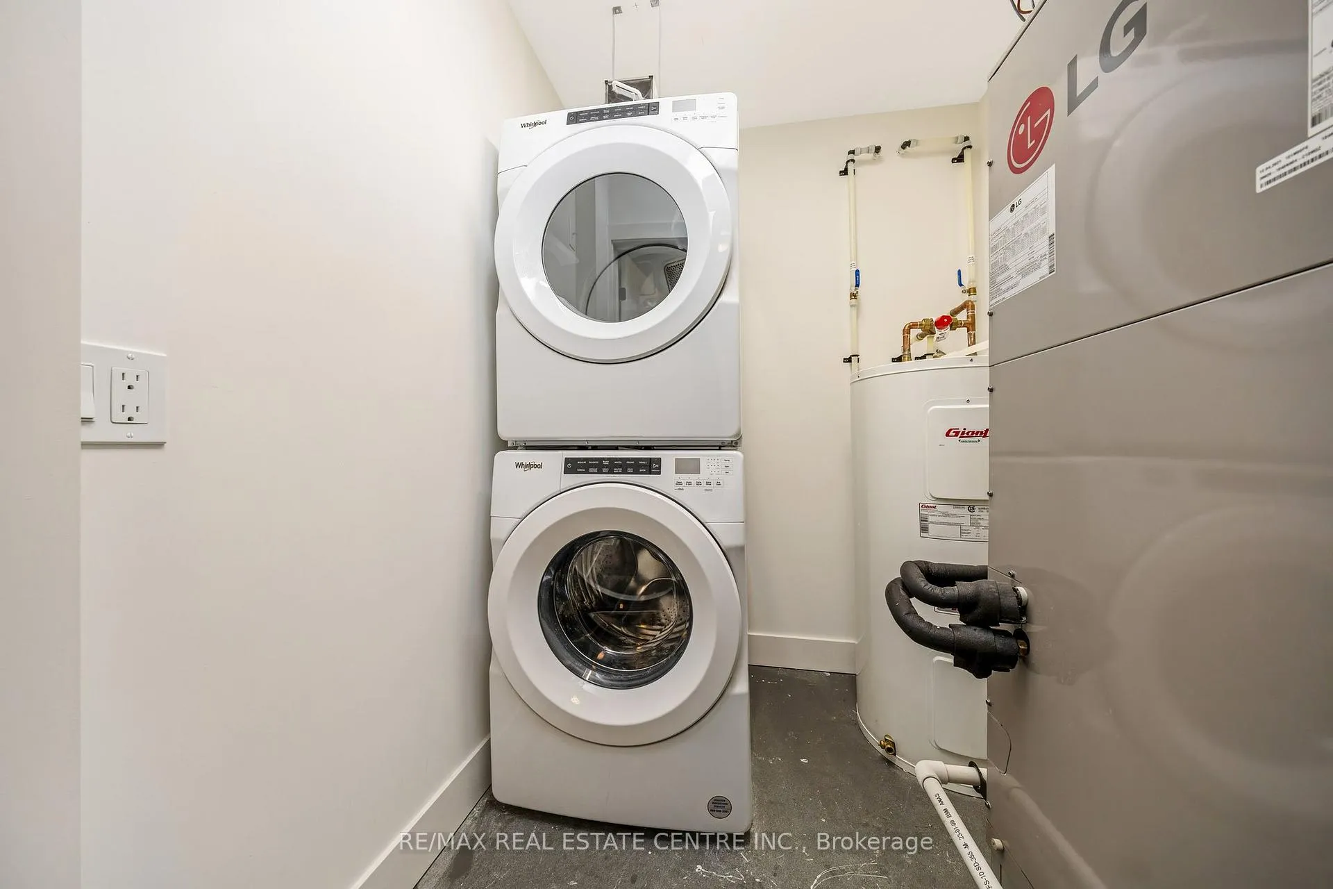 Photo 14 of Unit 407, 1201 Lackner Place, Kitchener — HOMEH
