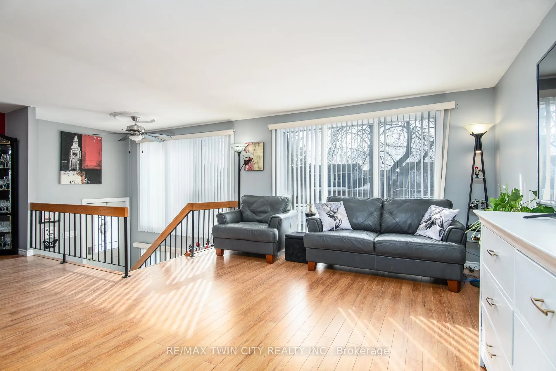 Photo 8 of 72 Manor Drive, Kitchener — HOMEH