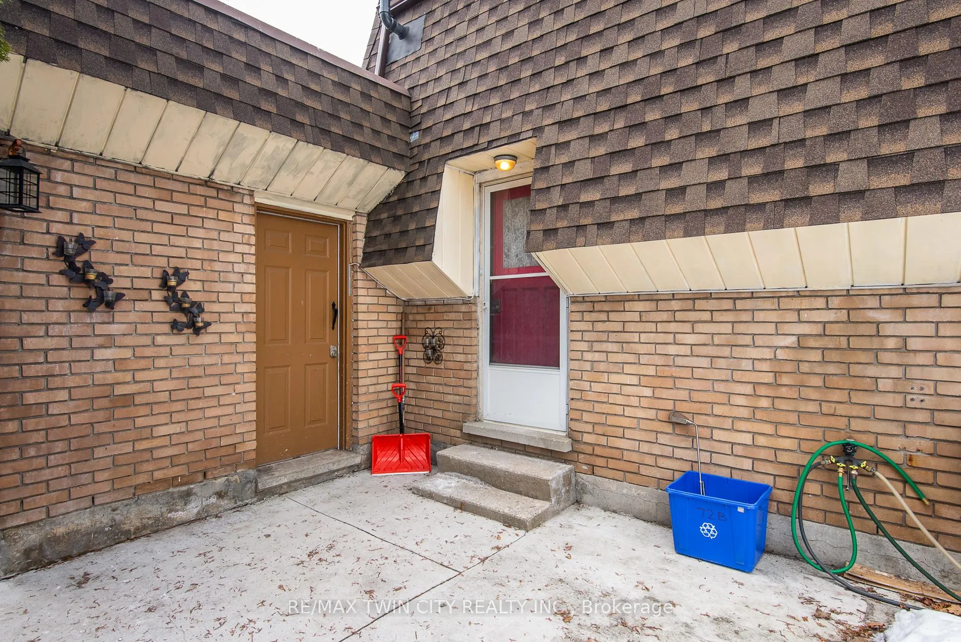 Photo 26 of 72 Manor Drive, Kitchener — HOMEH