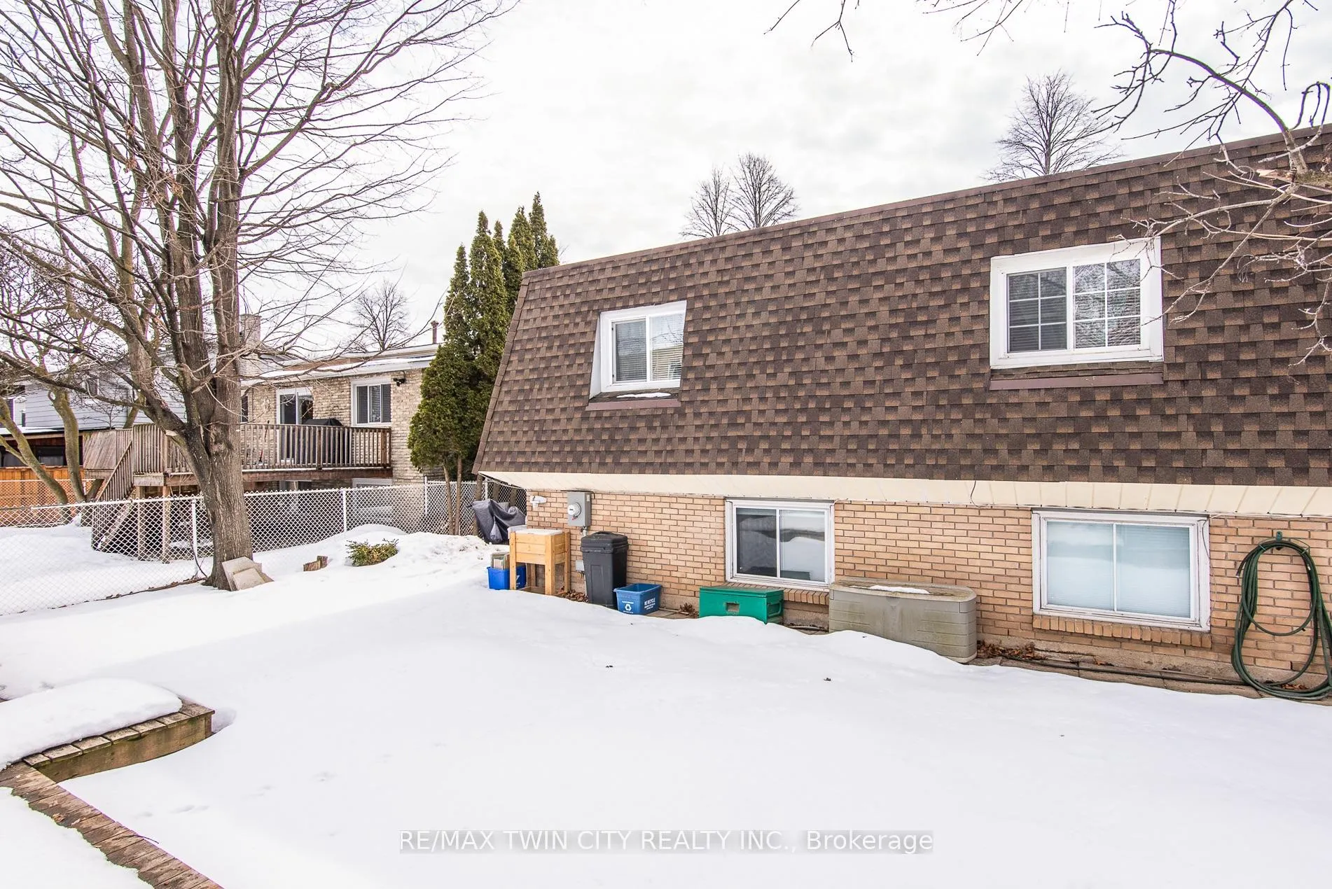 Photo 39 of 72 Manor Drive, Kitchener — HOMEH