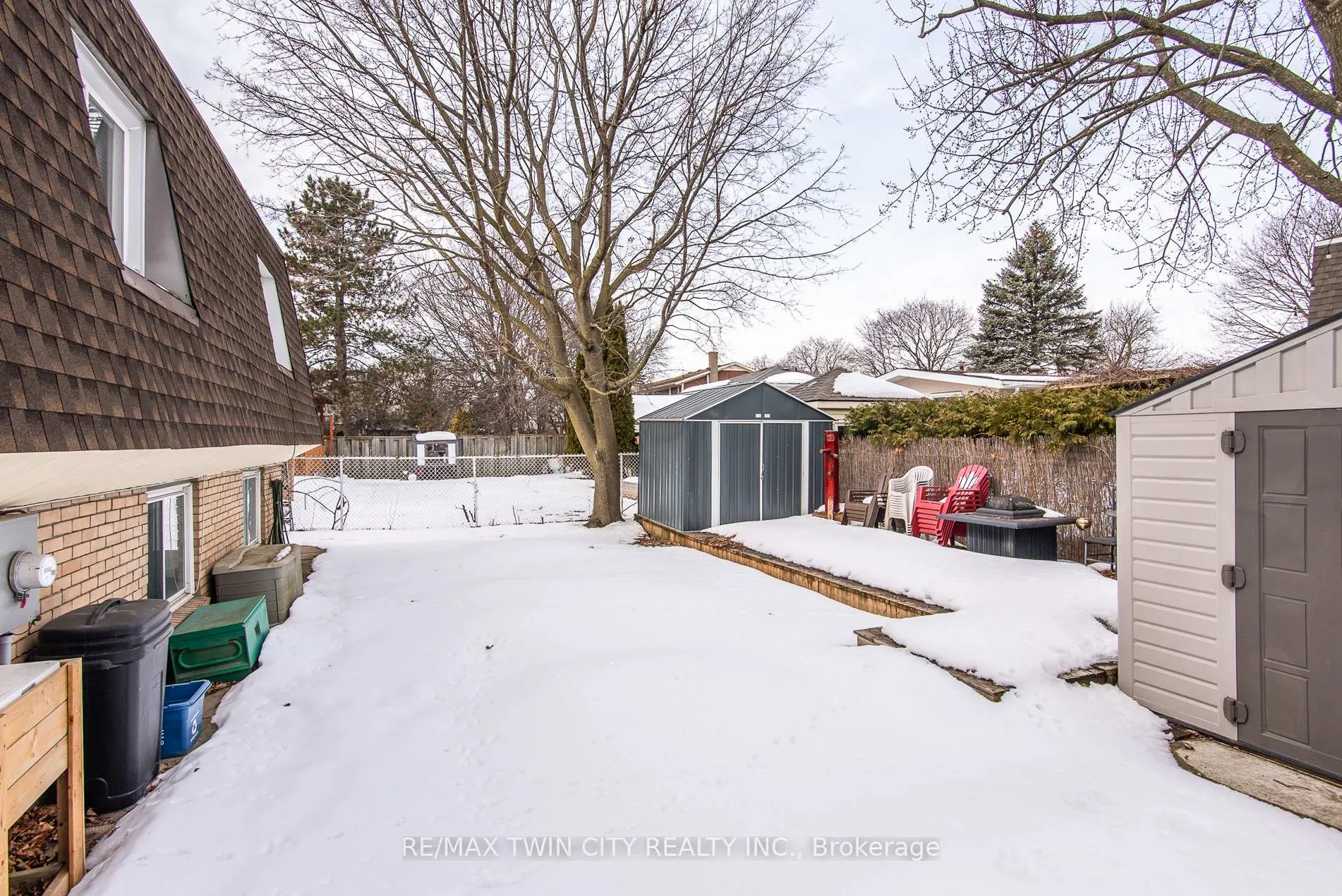 Photo 41 of 72 Manor Drive, Kitchener — HOMEH