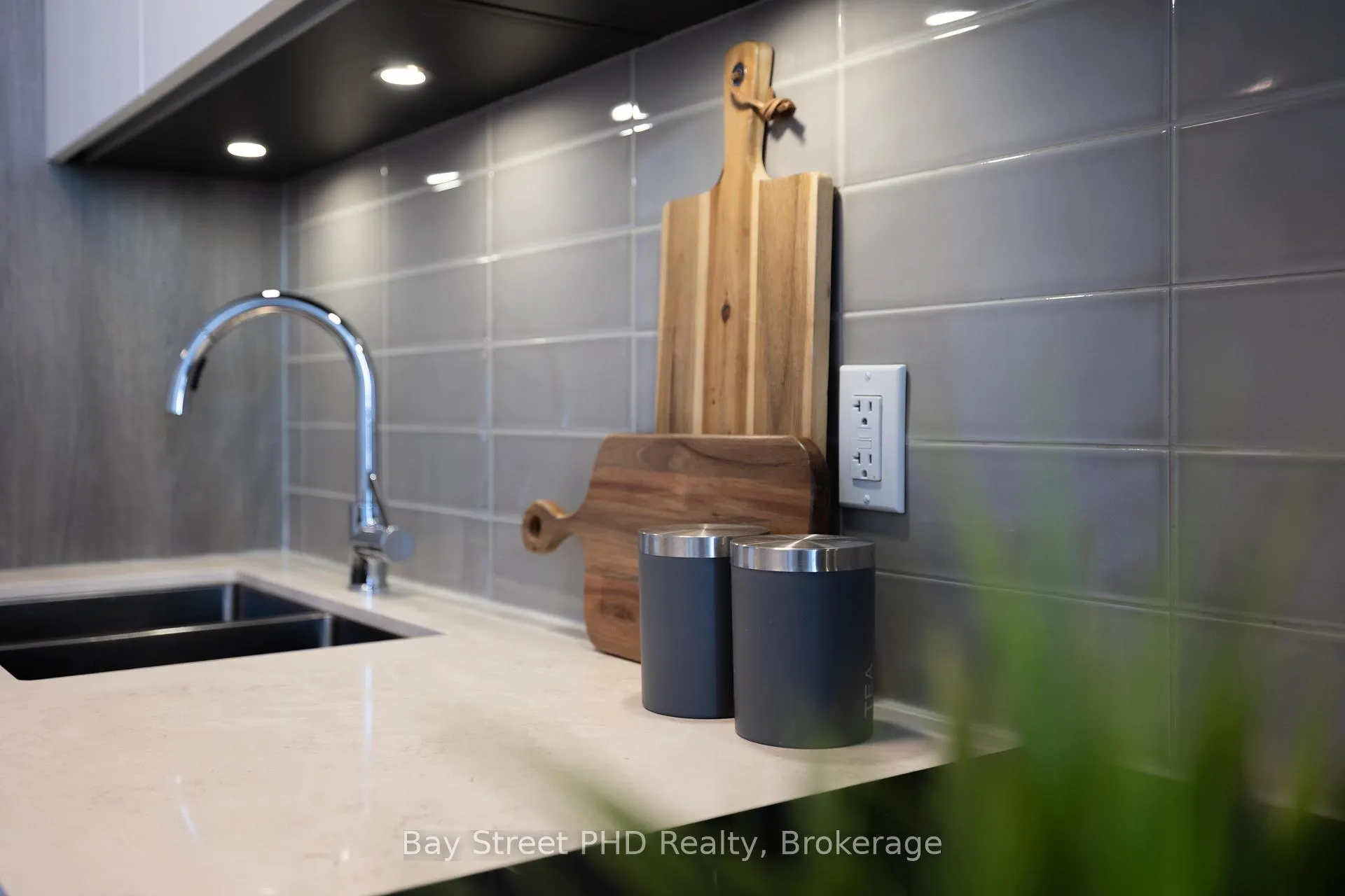 Photo 31 of Unit 1006, 38 Water Walk Drive, Markham, Unionville — HOMEH