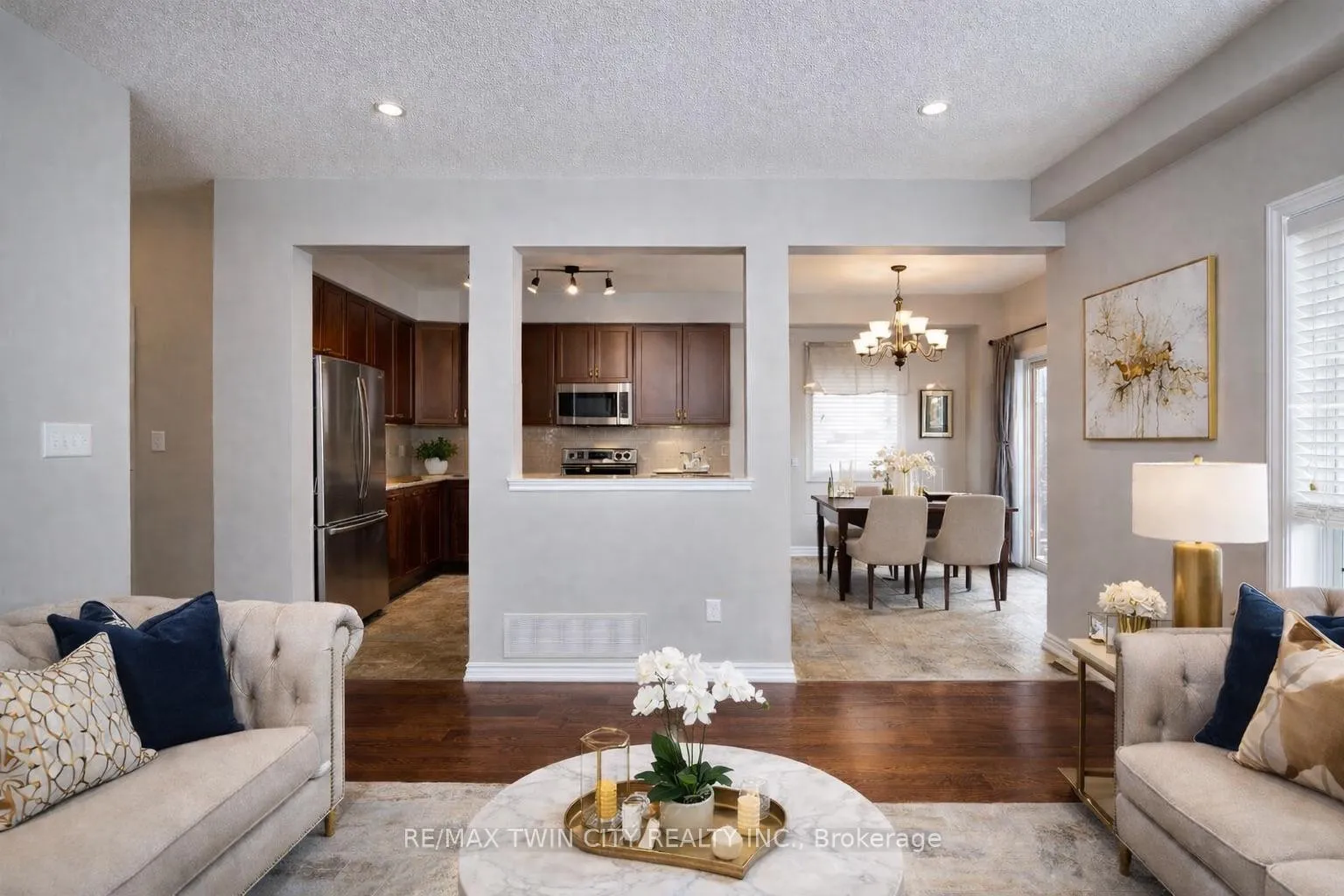Photo 2 of 4646 Thomas Alton Boulevard, Burlington, Alton — HOMEH