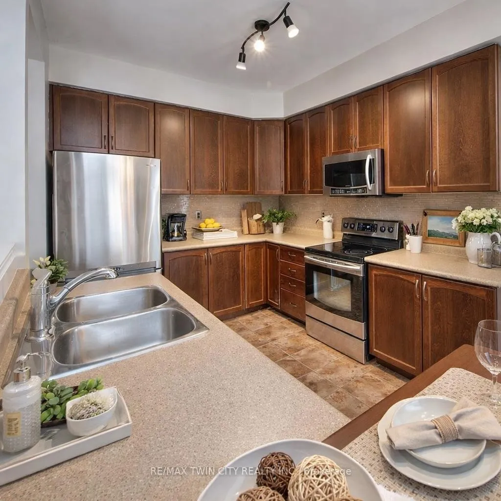 Photo 3 of 4646 Thomas Alton Boulevard, Burlington, Alton — HOMEH