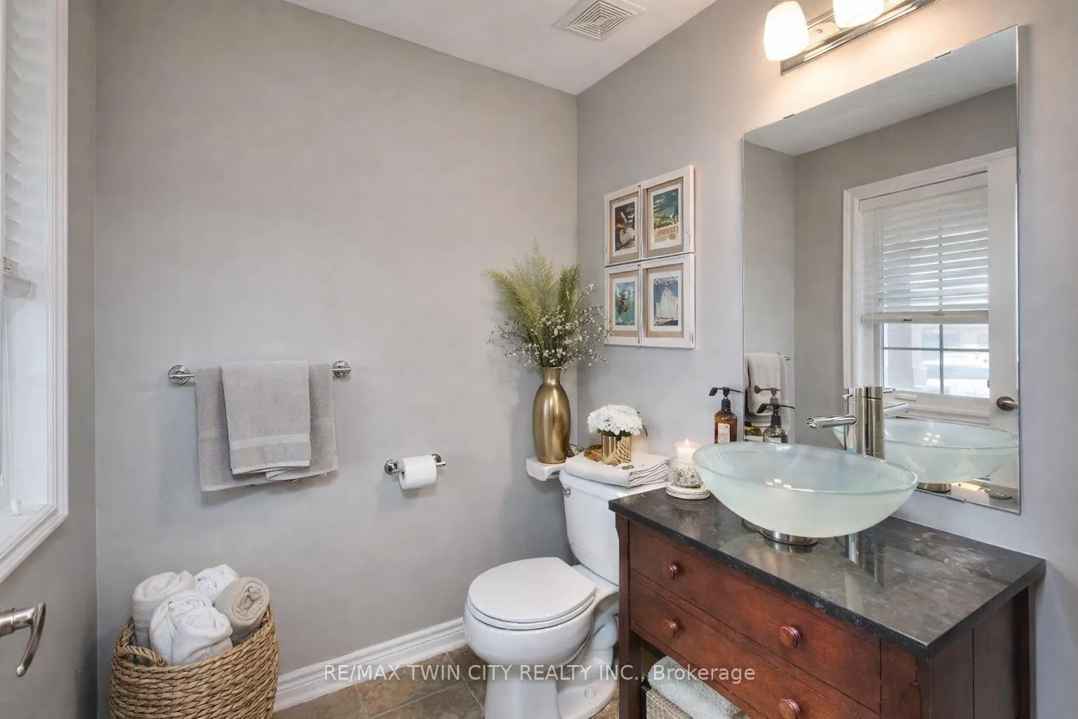 Photo 7 of 4646 Thomas Alton Boulevard, Burlington, Alton — HOMEH