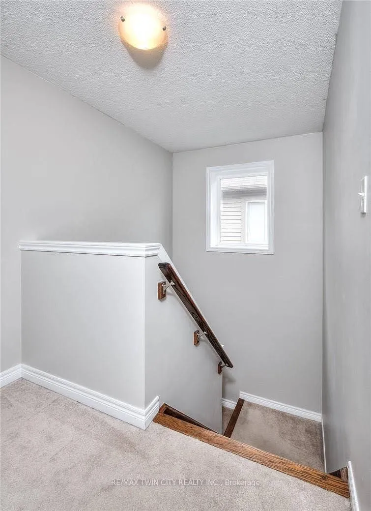 Photo 11 of 4646 Thomas Alton Boulevard, Burlington, Alton — HOMEH