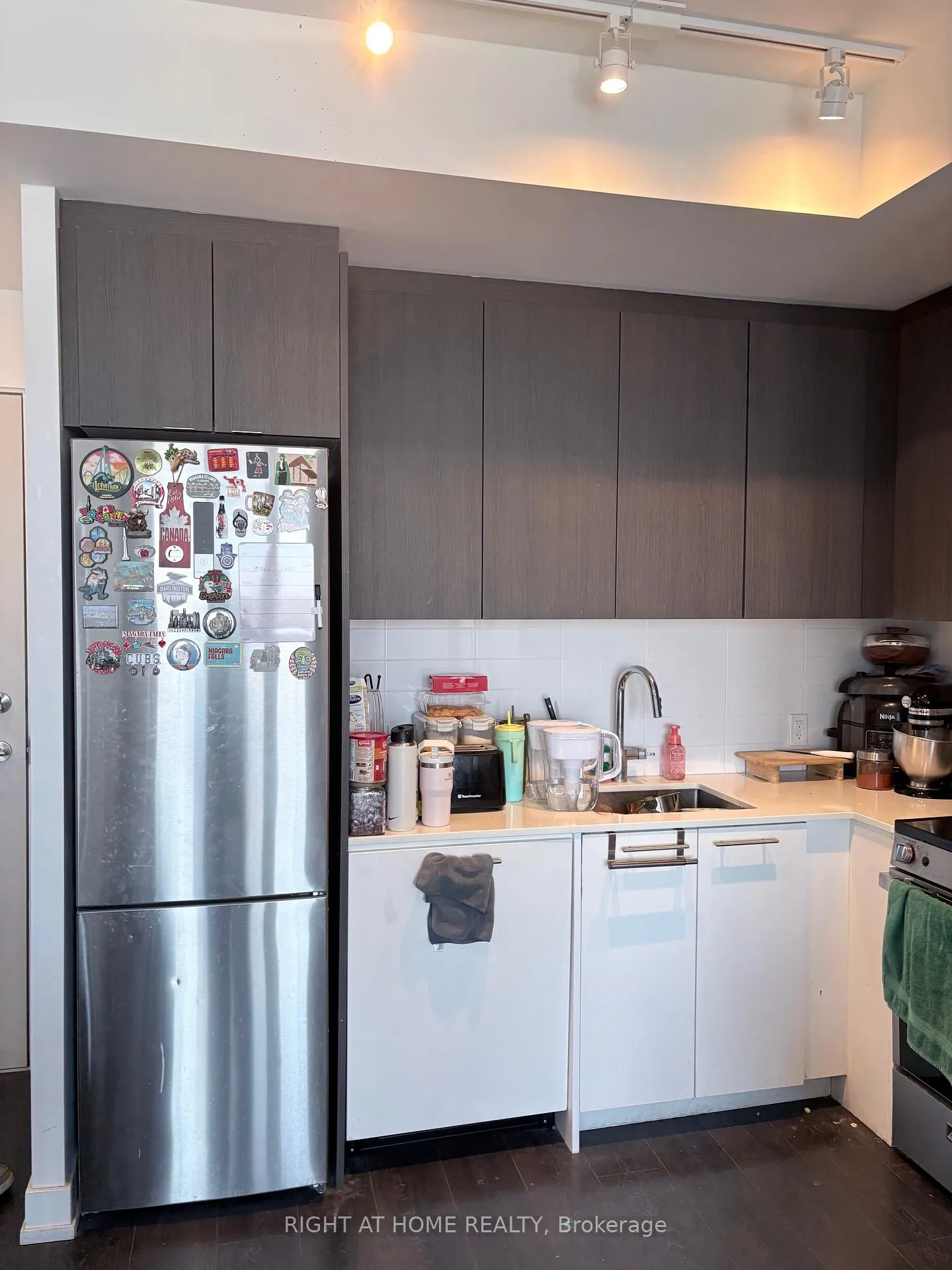 Photo 6 of Unit 905, 225 Veterans Drive, Brampton, Northwest Brampton — HOMEH