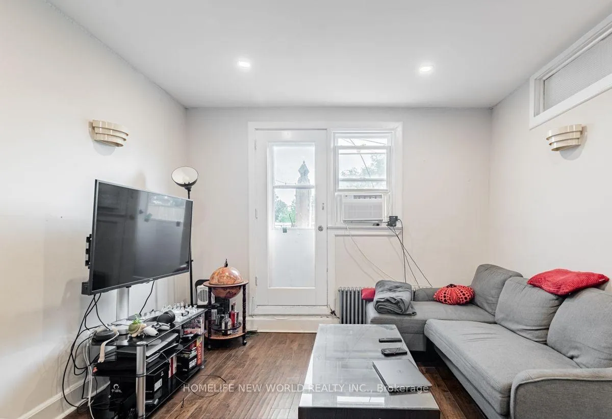 Photo 14 of 878 Kingston Road, Toronto, East End-Danforth — HOMEH