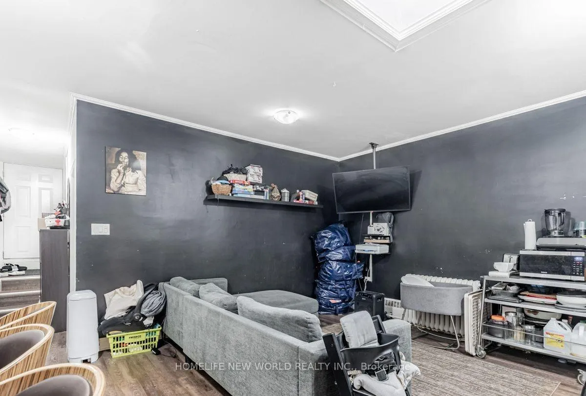 Photo 21 of 878 Kingston Road, Toronto, East End-Danforth — HOMEH