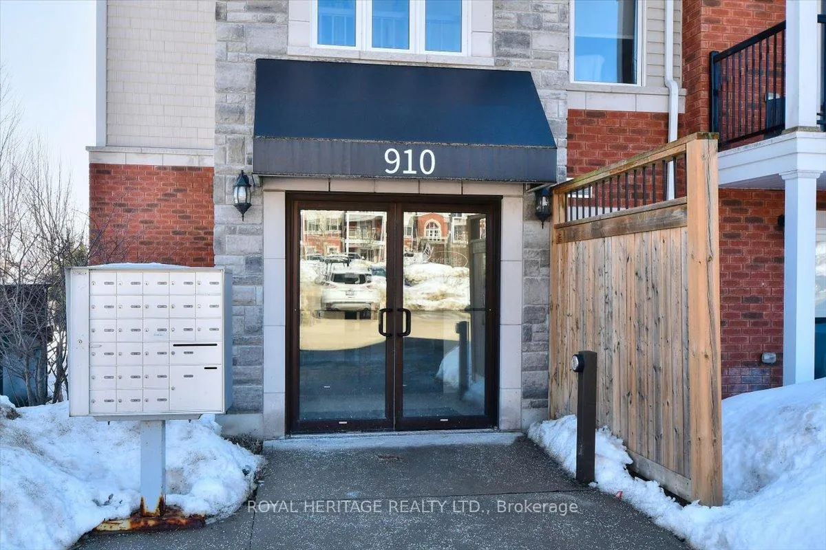 Photo 3 of Unit 204, 910 Wentworth Street, Peterborough, Otonabee Ward 1 — HOMEH