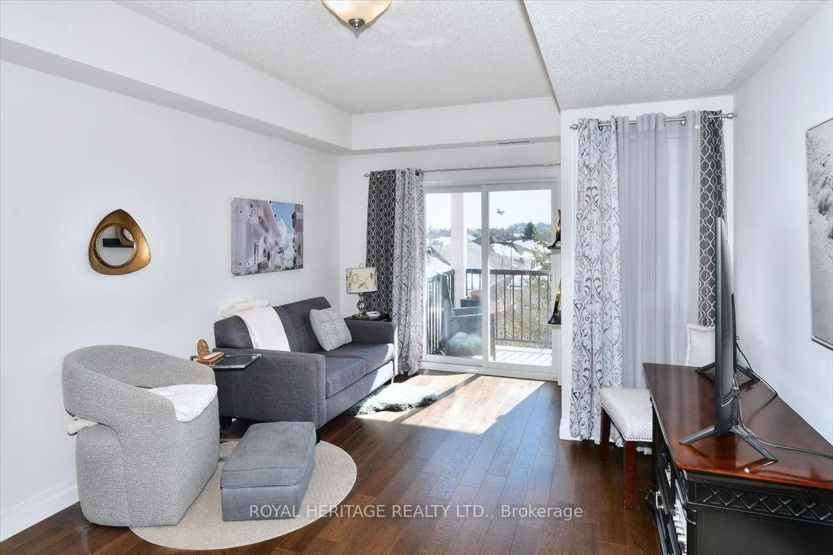 Photo 5 of Unit 204, 910 Wentworth Street, Peterborough, Otonabee Ward 1 — HOMEH