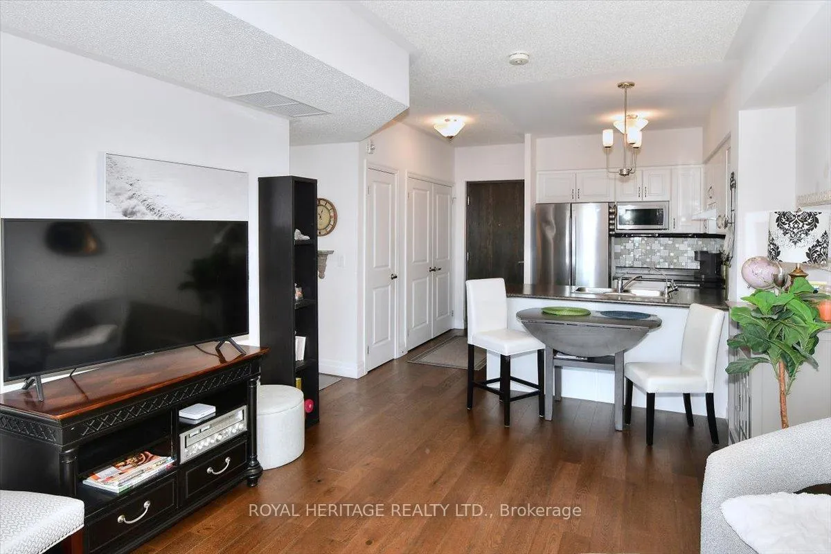 Photo 8 of Unit 204, 910 Wentworth Street, Peterborough, Otonabee Ward 1 — HOMEH