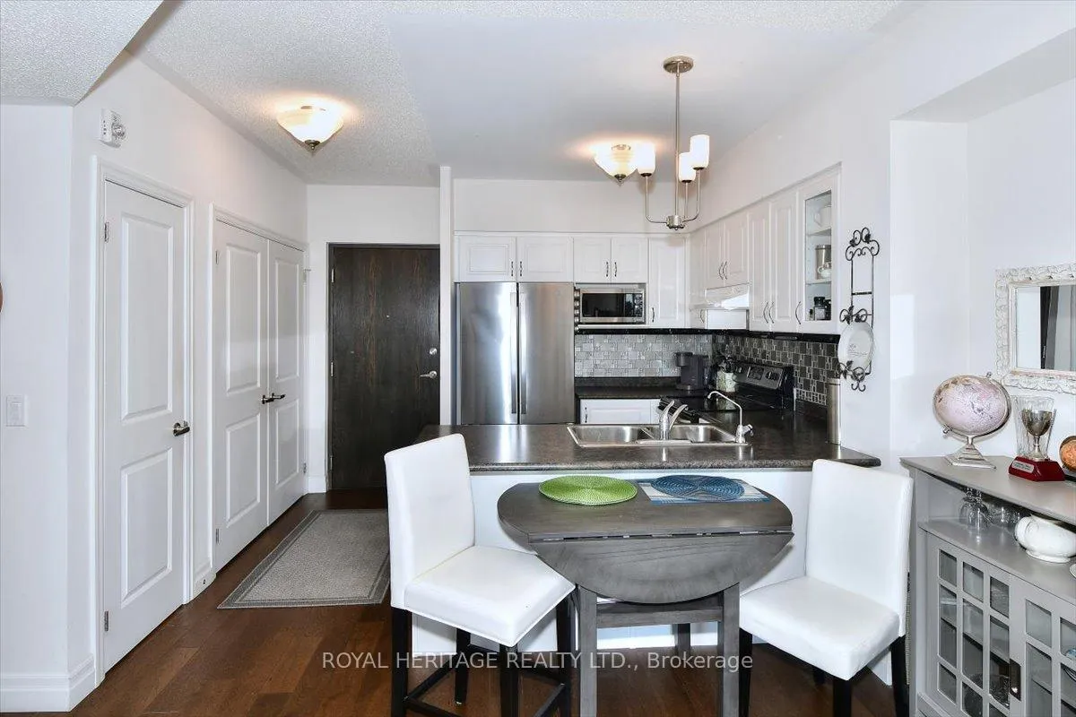 Photo 10 of Unit 204, 910 Wentworth Street, Peterborough, Otonabee Ward 1 — HOMEH
