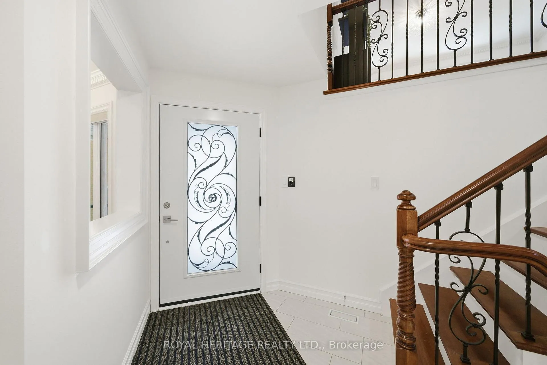 Photo 5 of 2201 Wildwood Crescent, Pickering, Brock Ridge — HOMEH