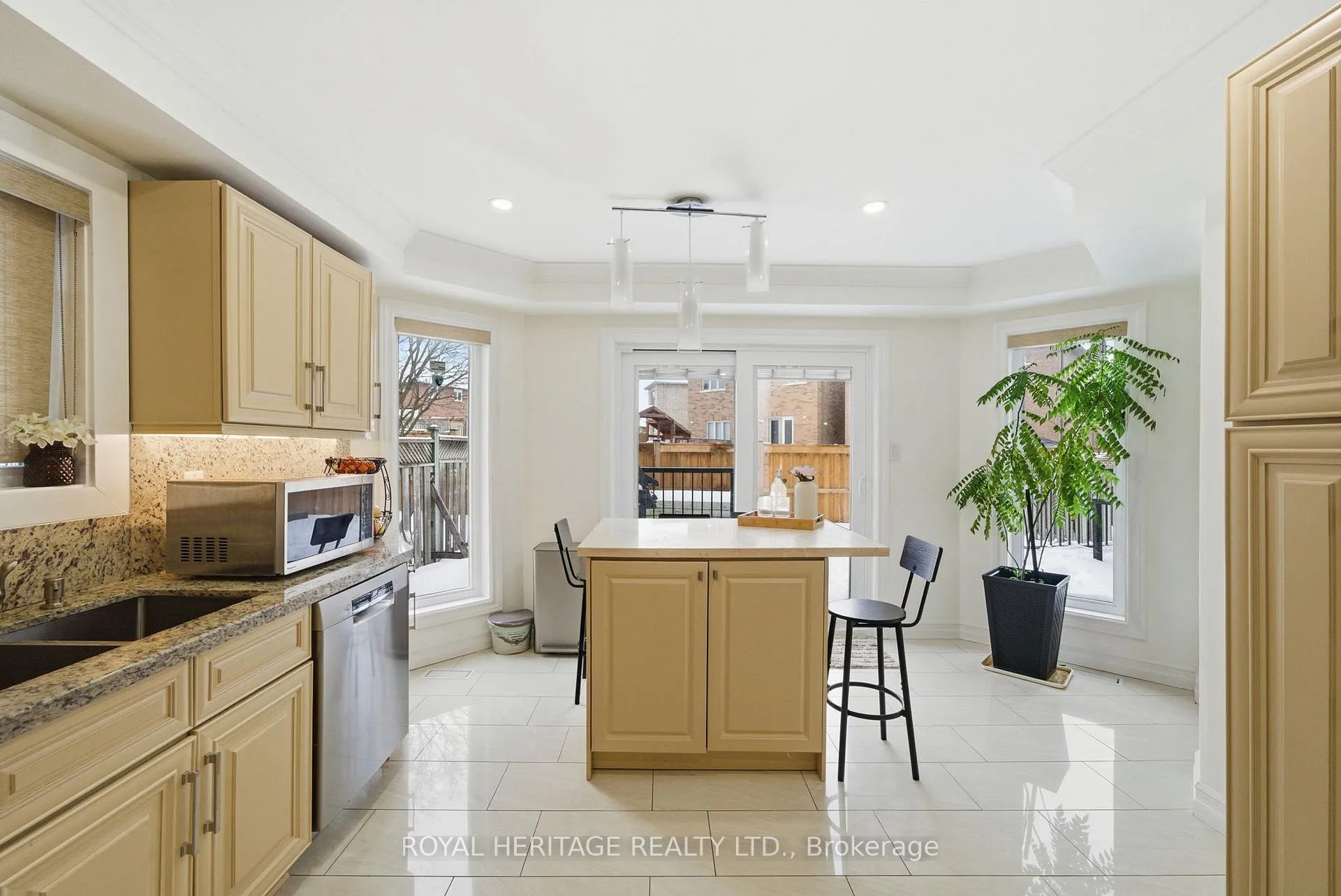 Photo 17 of 2201 Wildwood Crescent, Pickering, Brock Ridge — HOMEH