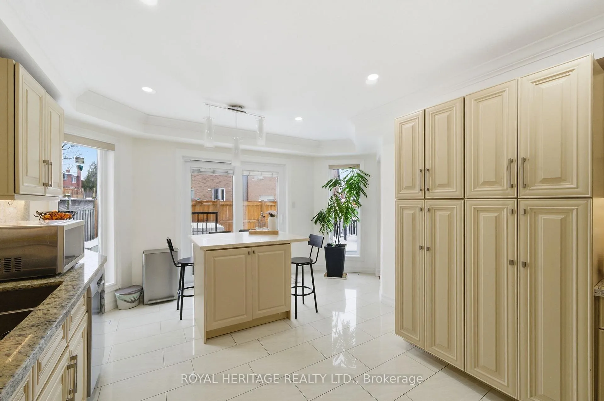 Photo 18 of 2201 Wildwood Crescent, Pickering, Brock Ridge — HOMEH