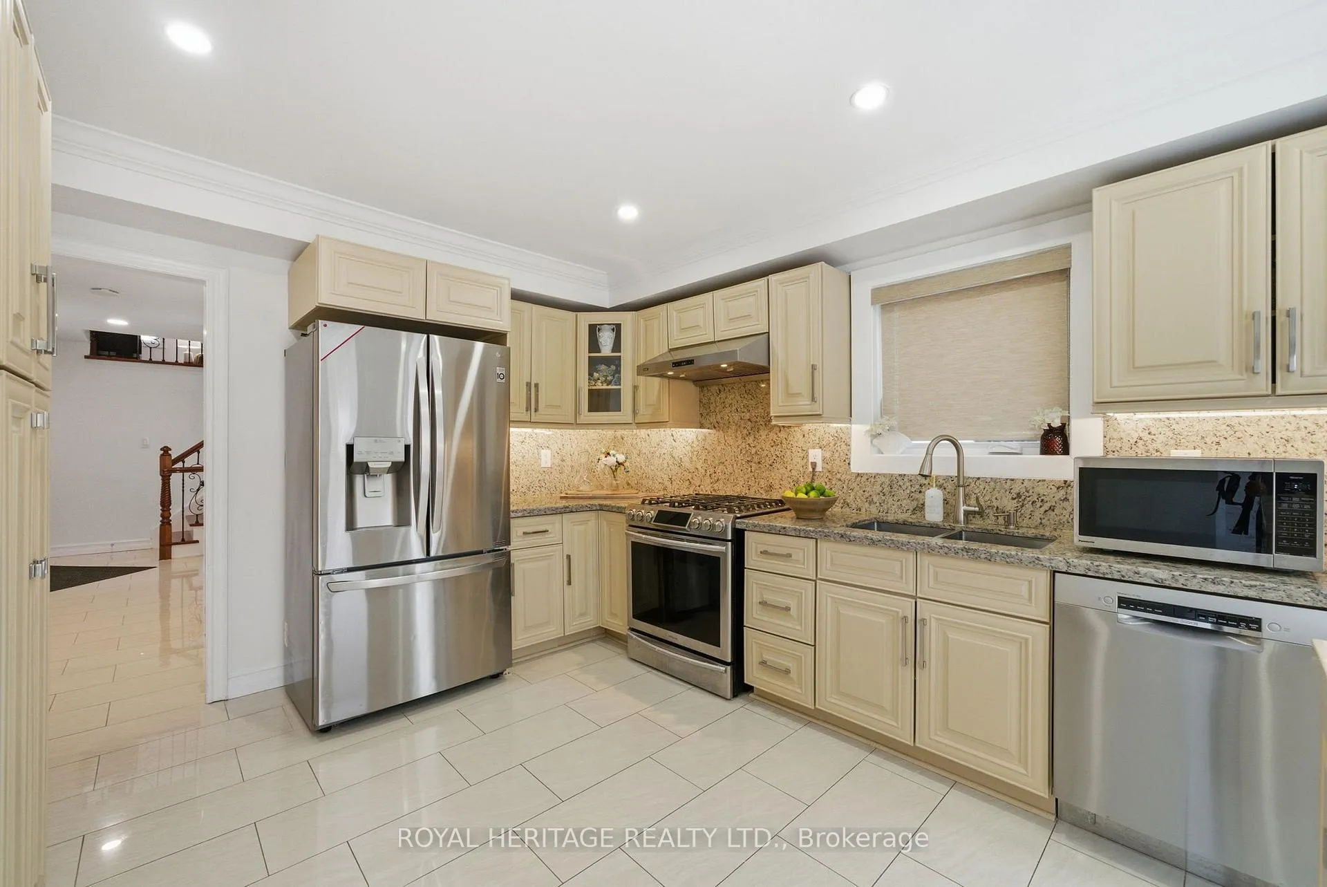 Photo 19 of 2201 Wildwood Crescent, Pickering, Brock Ridge — HOMEH