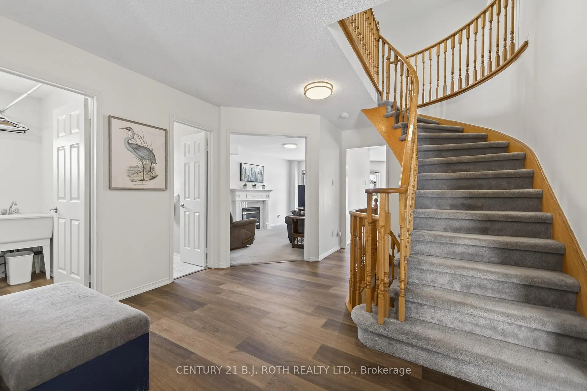 Photo 3 of 400 Cundles Road W, Barrie, Northwest — HOMEH