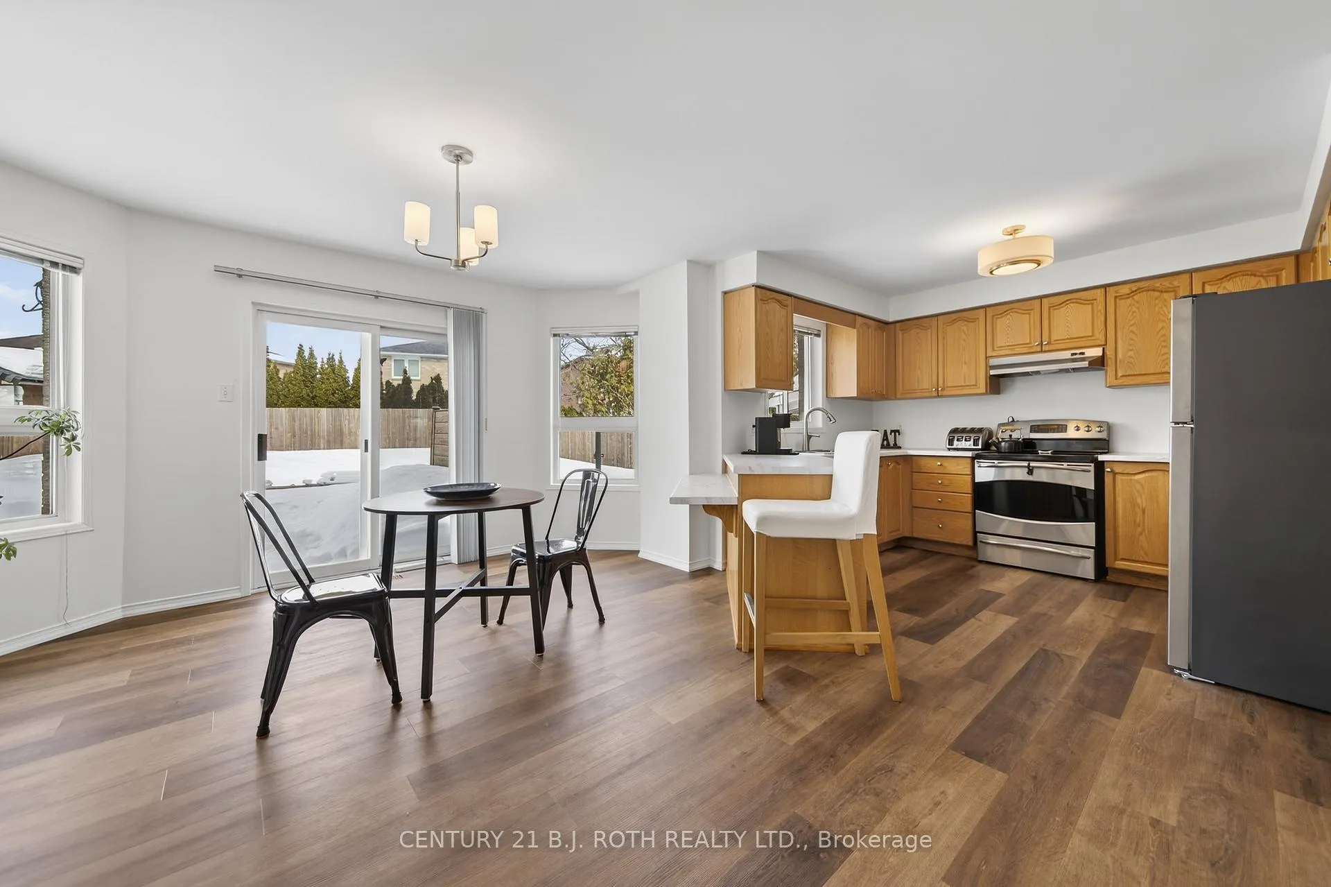 Photo 8 of 400 Cundles Road W, Barrie, Northwest — HOMEH