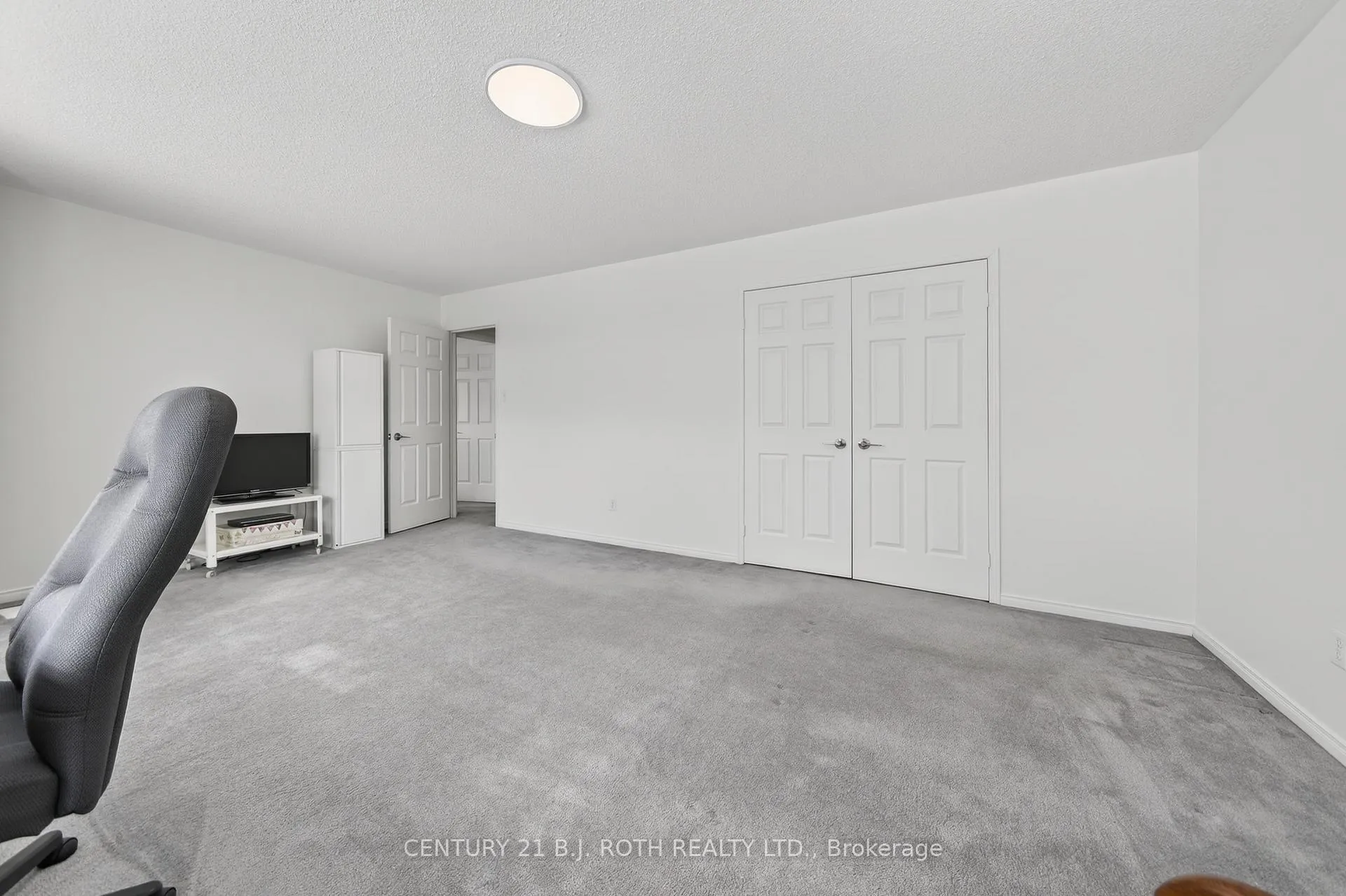 Photo 18 of 400 Cundles Road W, Barrie, Northwest — HOMEH