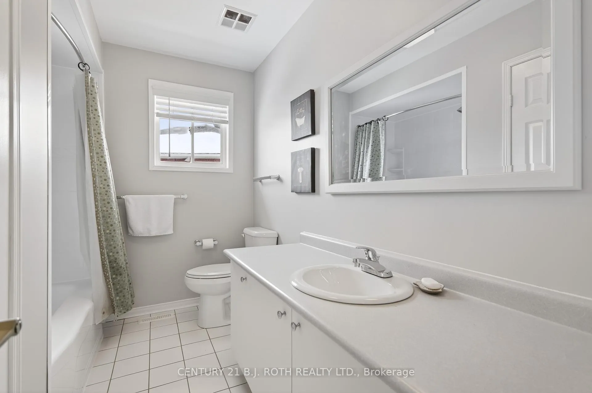 Photo 19 of 400 Cundles Road W, Barrie, Northwest — HOMEH