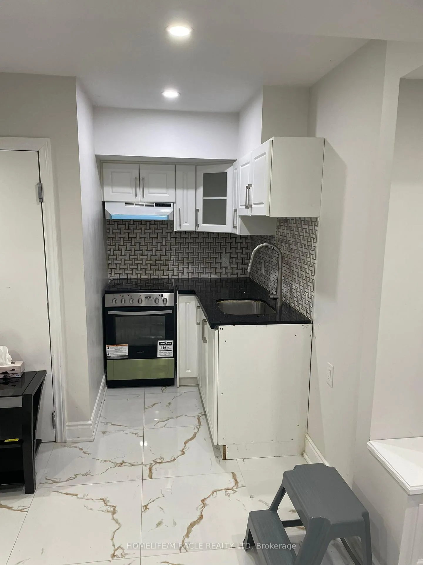 Photo 3 of Unit BSMT, 26 Westfield Crescent, Hamilton, Waterdown — HOMEH