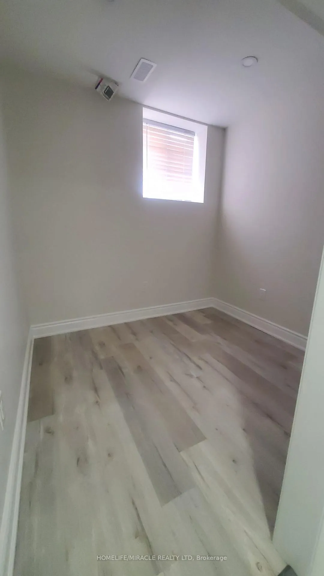 Photo 4 of Unit BSMT, 26 Westfield Crescent, Hamilton, Waterdown — HOMEH
