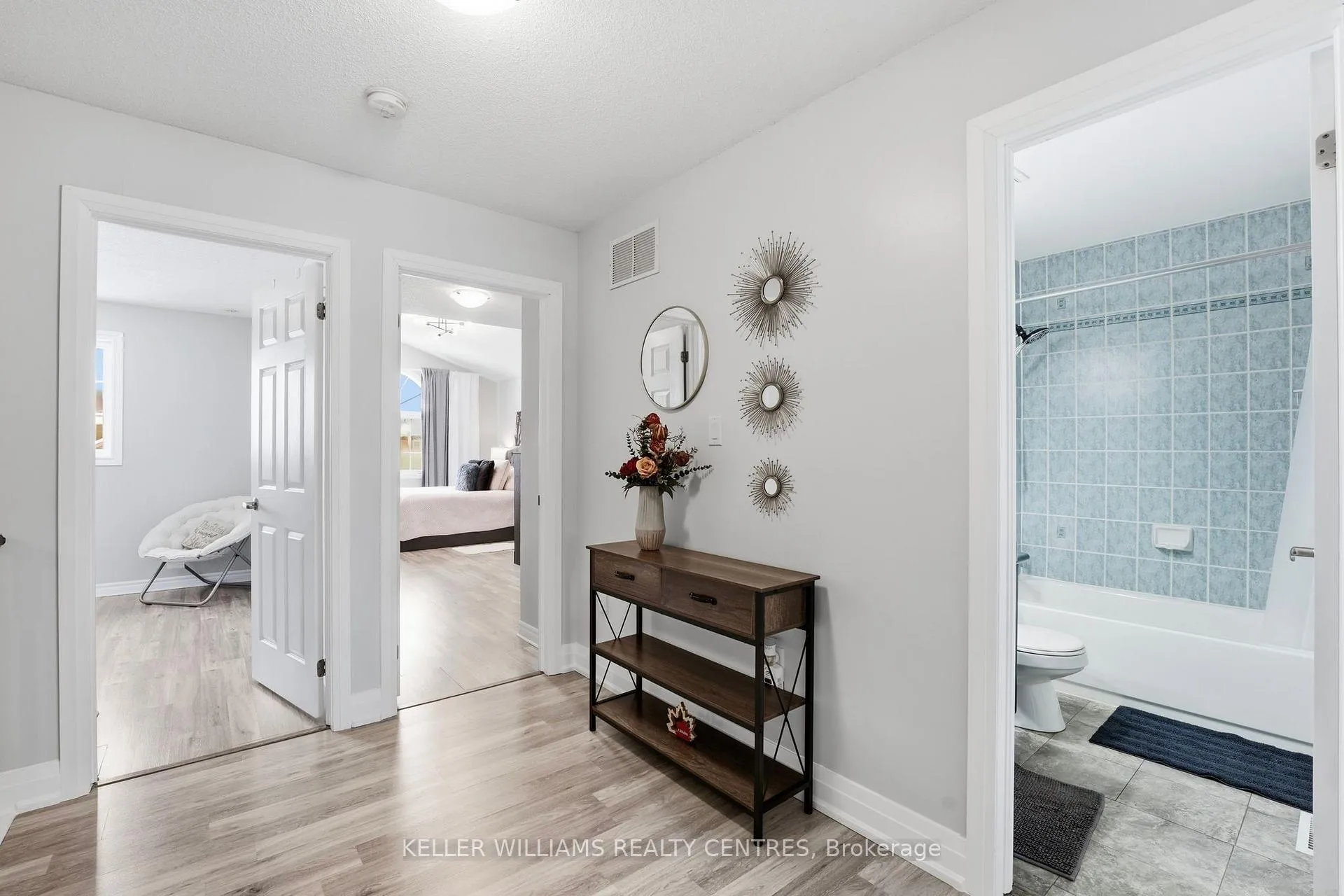Photo 19 of 28 Glenhill Drive, Barrie, Painswick South — HOMEH