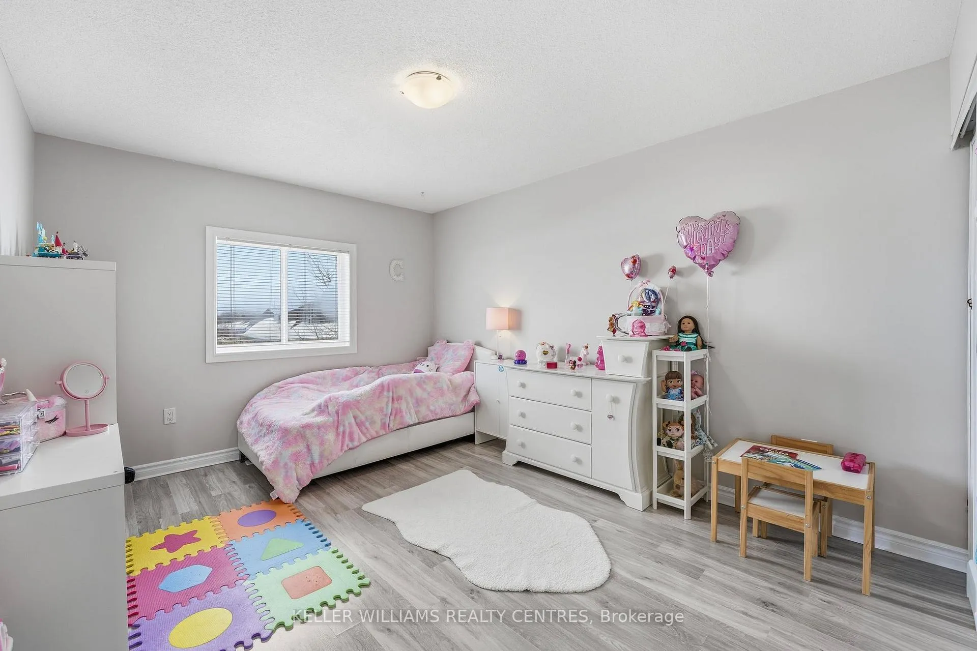 Photo 20 of 28 Glenhill Drive, Barrie, Painswick South — HOMEH