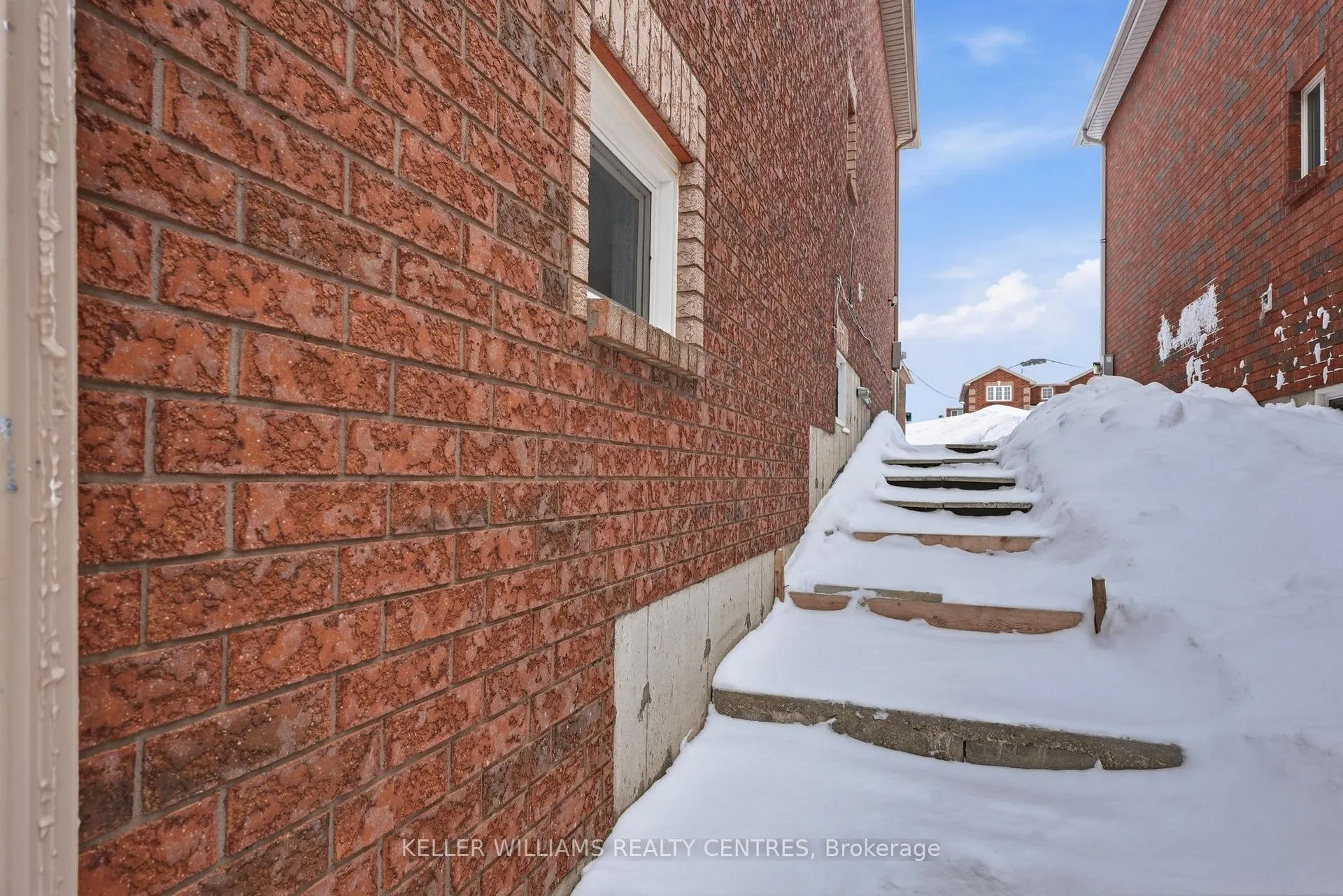 Photo 38 of 28 Glenhill Drive, Barrie, Painswick South — HOMEH