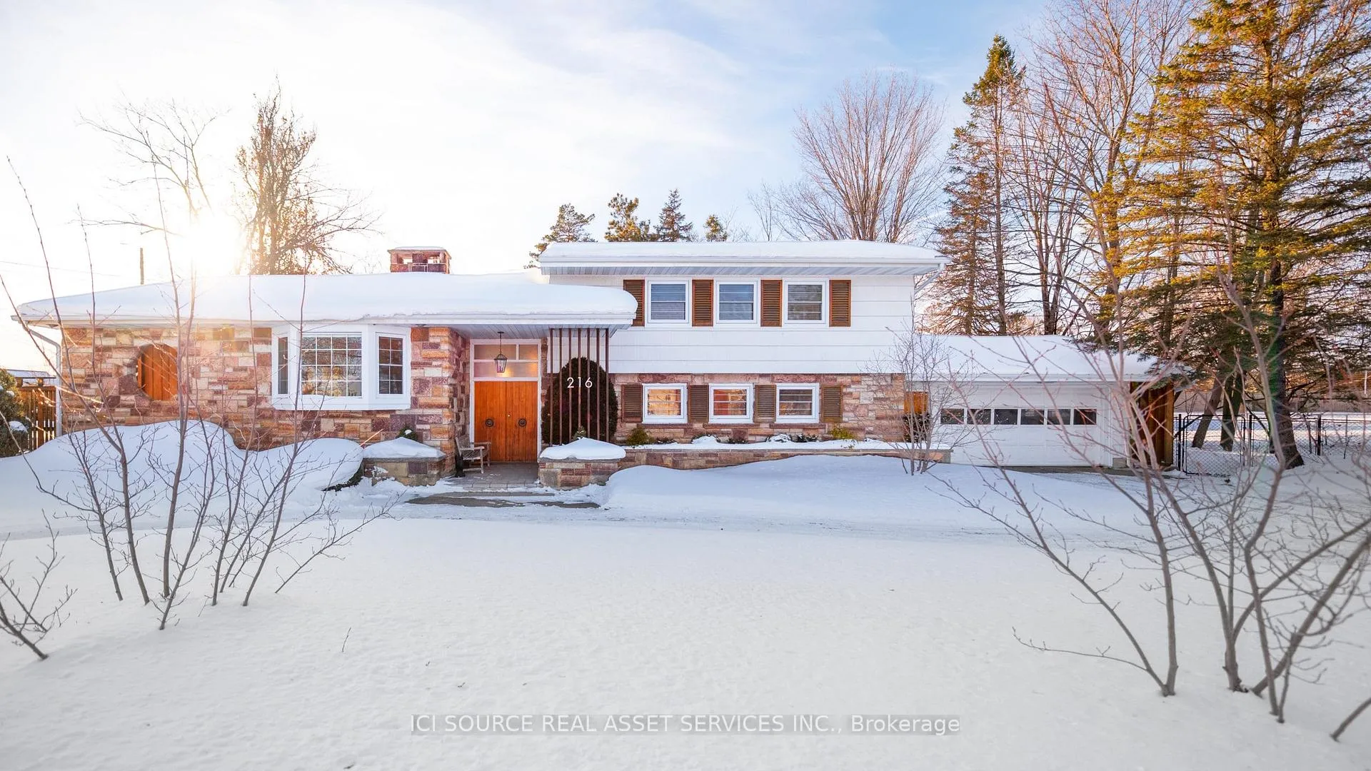 Front of 216 Brockville Street
