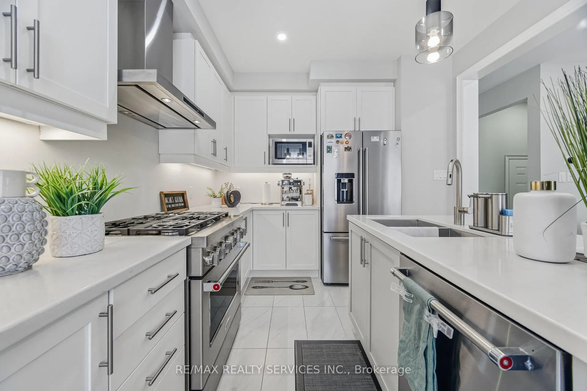 Photo 13 of 356 clockwork Drive, Brampton, Northwest Brampton — HOMEH