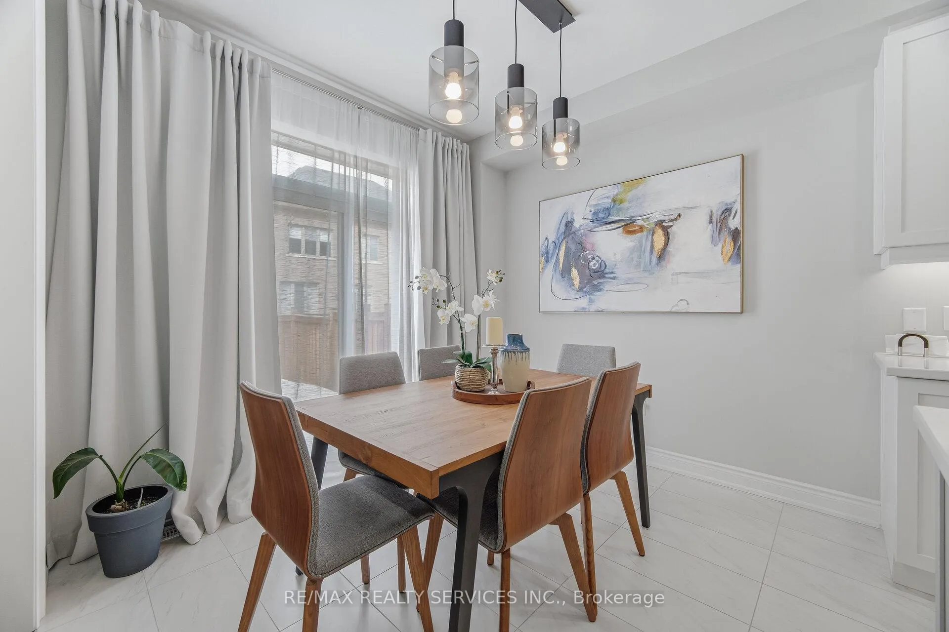 Photo 17 of 356 clockwork Drive, Brampton, Northwest Brampton — HOMEH