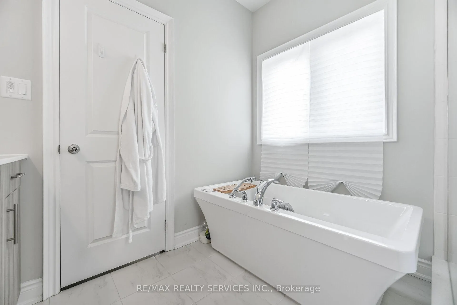 Photo 28 of 356 clockwork Drive, Brampton, Northwest Brampton — HOMEH