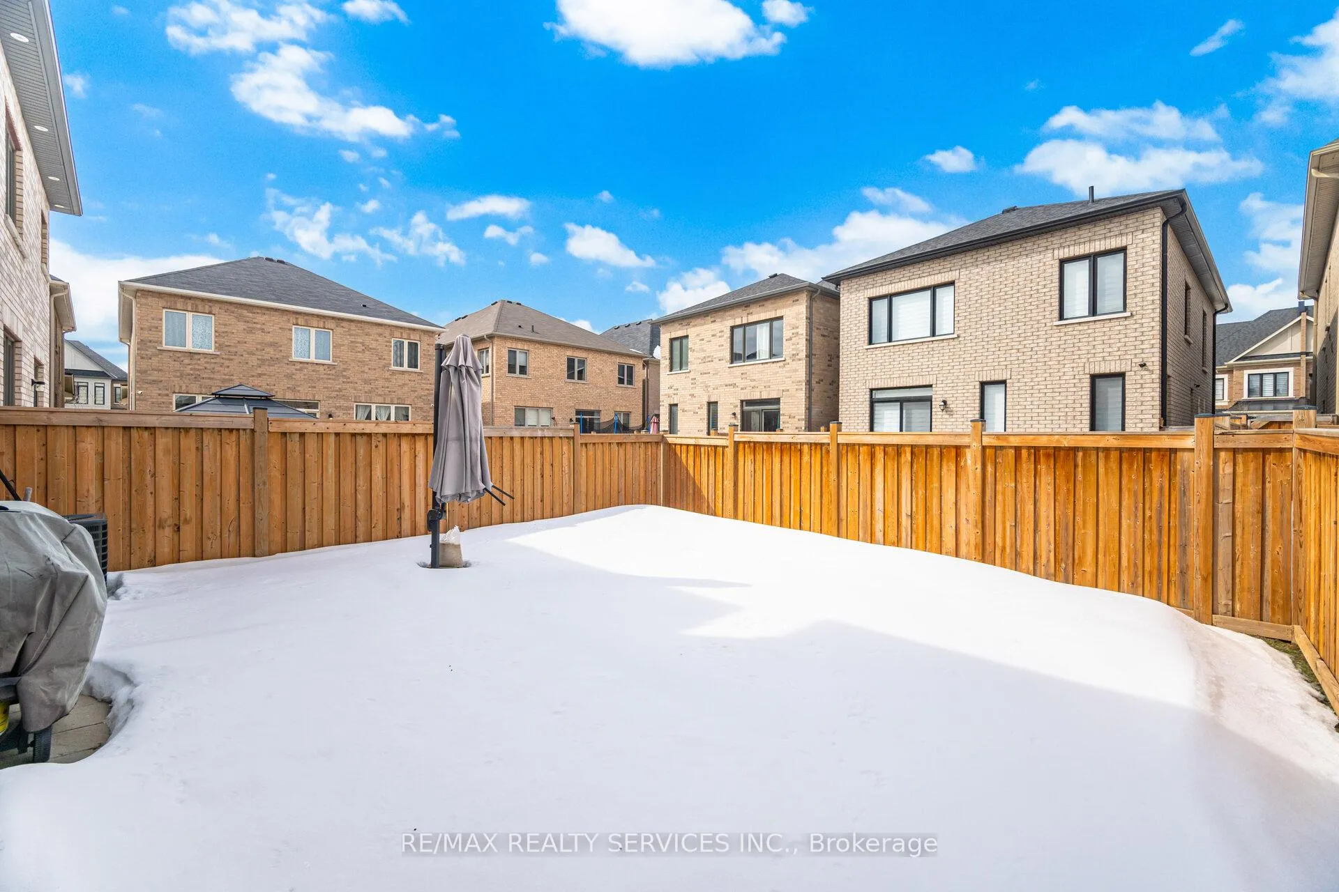 Photo 38 of 356 clockwork Drive, Brampton, Northwest Brampton — HOMEH