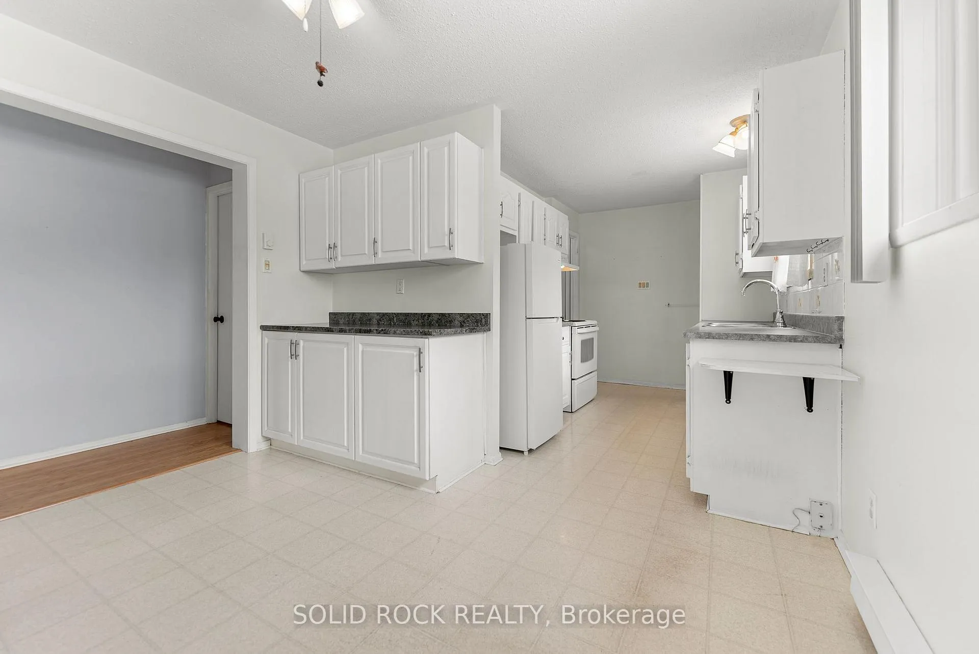 Photo 11 of 2345 Fitzroy Street, Ottawa, Fitzroy — HOMEH