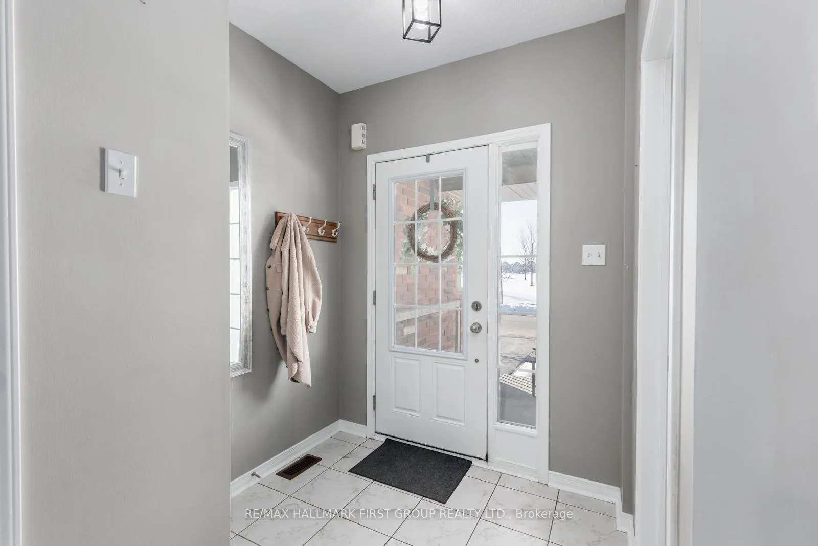 Photo 7 of 54 Fred Jackman Avenue, Clarington, Bowmanville — HOMEH