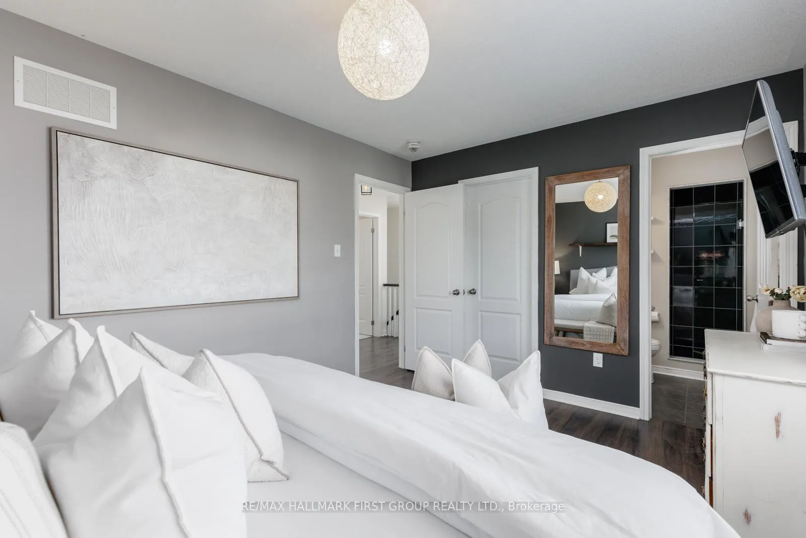 Photo 31 of 54 Fred Jackman Avenue, Clarington, Bowmanville — HOMEH