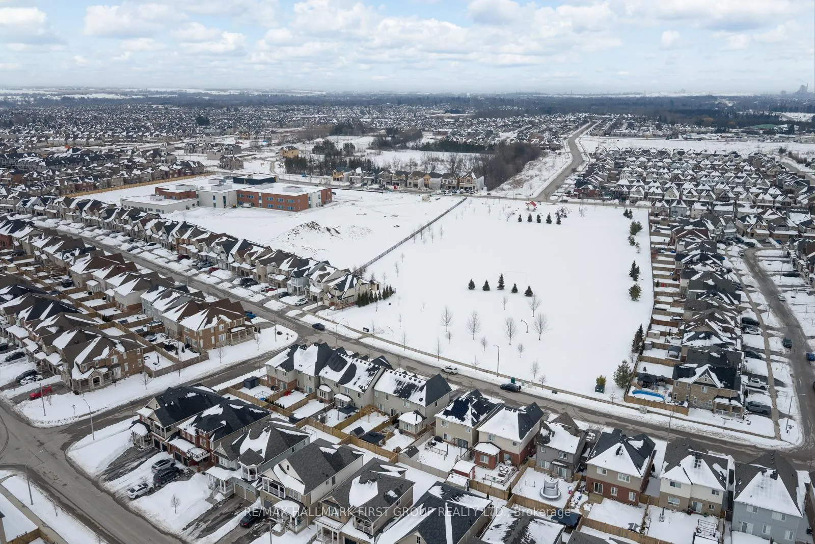 Photo 49 of 54 Fred Jackman Avenue, Clarington, Bowmanville — HOMEH