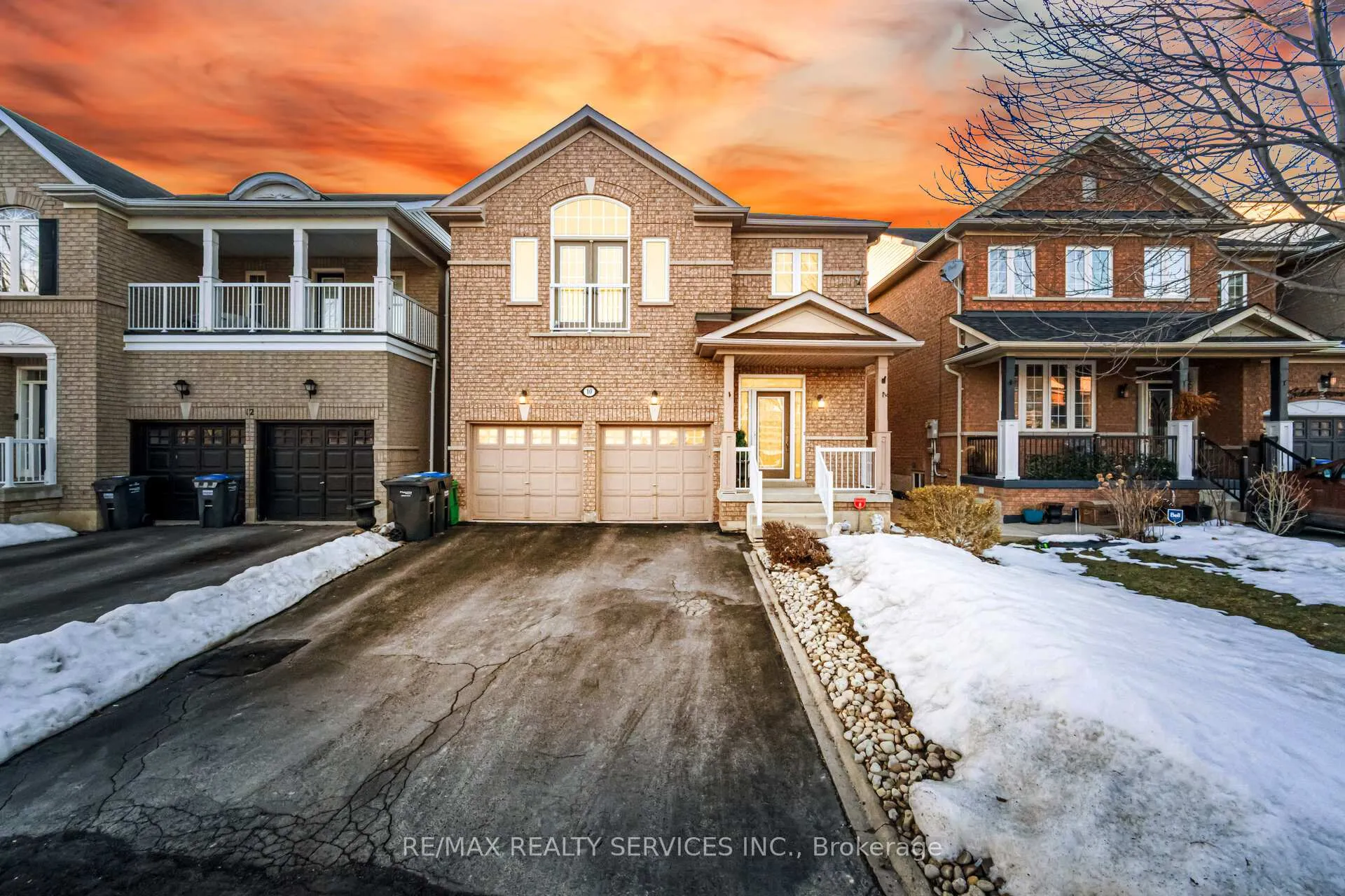Photo 2 of 10 Goldnugget Road, Brampton, Bram West — HOMEH