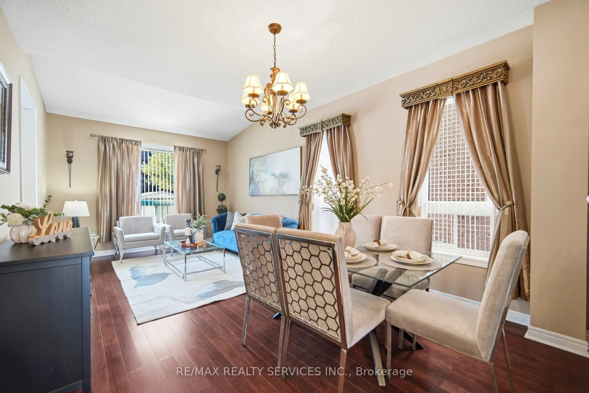 Photo 3 of 10 Goldnugget Road, Brampton, Bram West — HOMEH