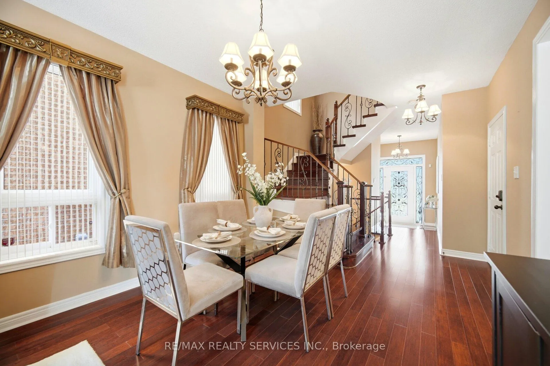 Photo 4 of 10 Goldnugget Road, Brampton, Bram West — HOMEH