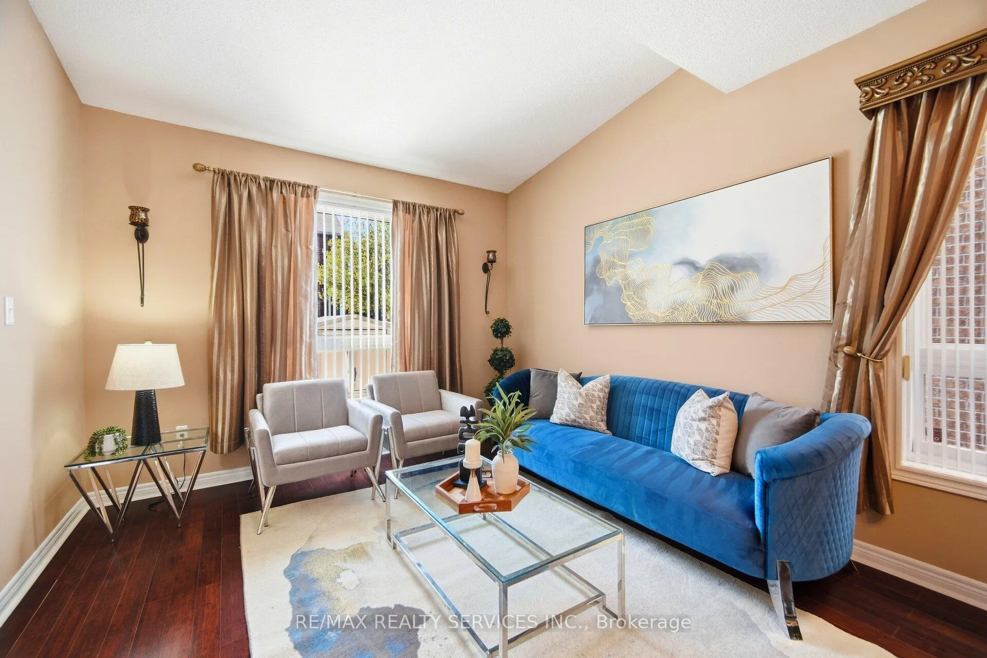 Photo 6 of 10 Goldnugget Road, Brampton, Bram West — HOMEH