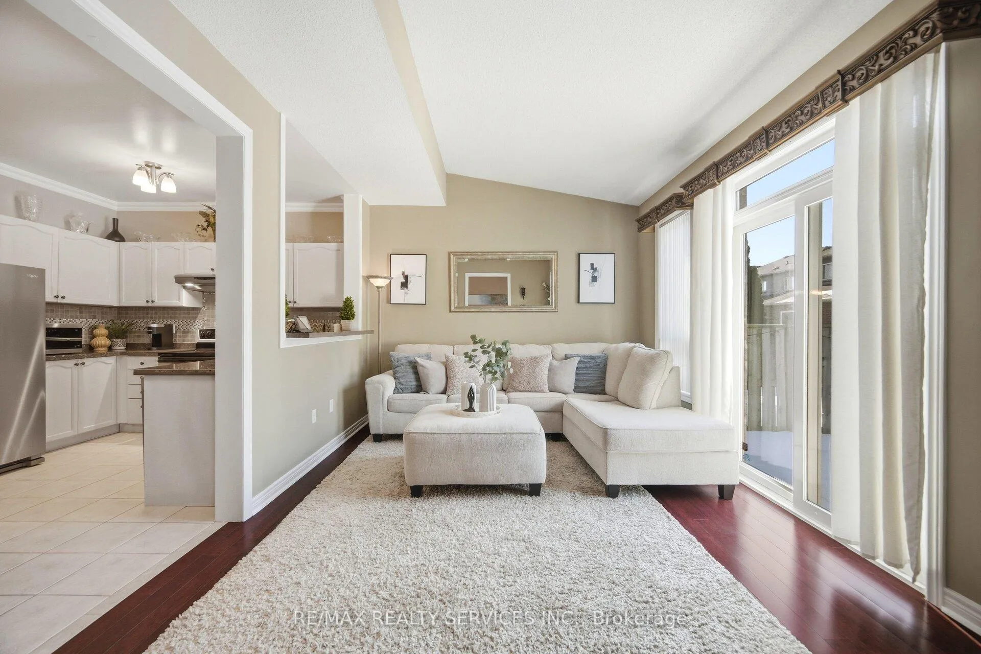 Photo 9 of 10 Goldnugget Road, Brampton, Bram West — HOMEH