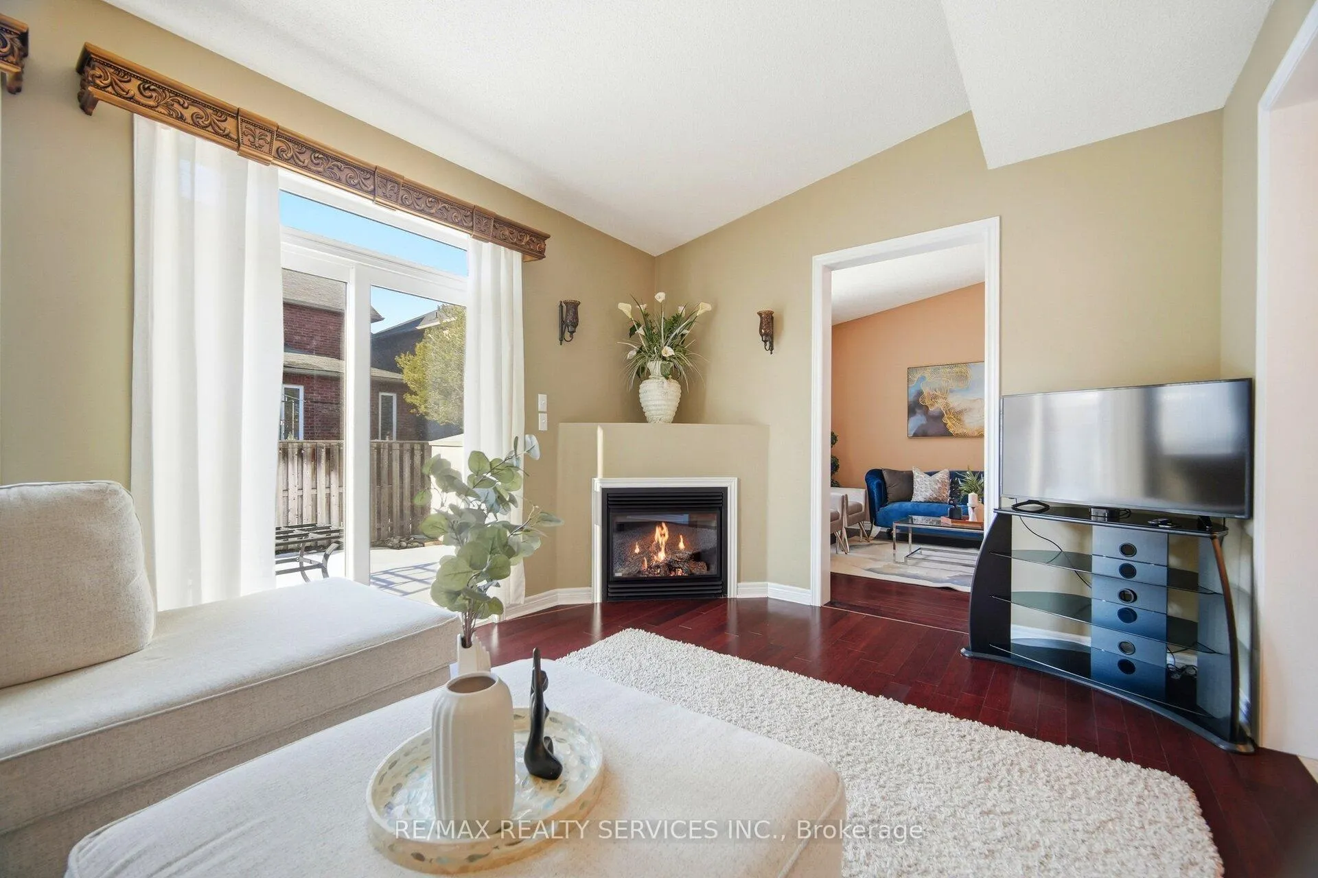 Photo 11 of 10 Goldnugget Road, Brampton, Bram West — HOMEH